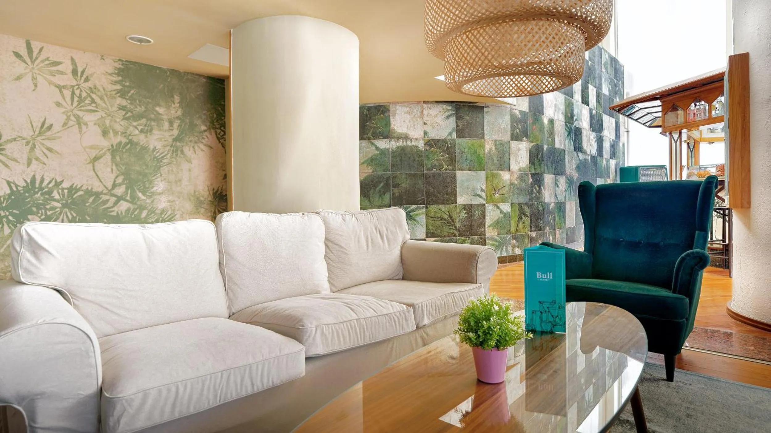 Lounge or bar in Bull Astoria