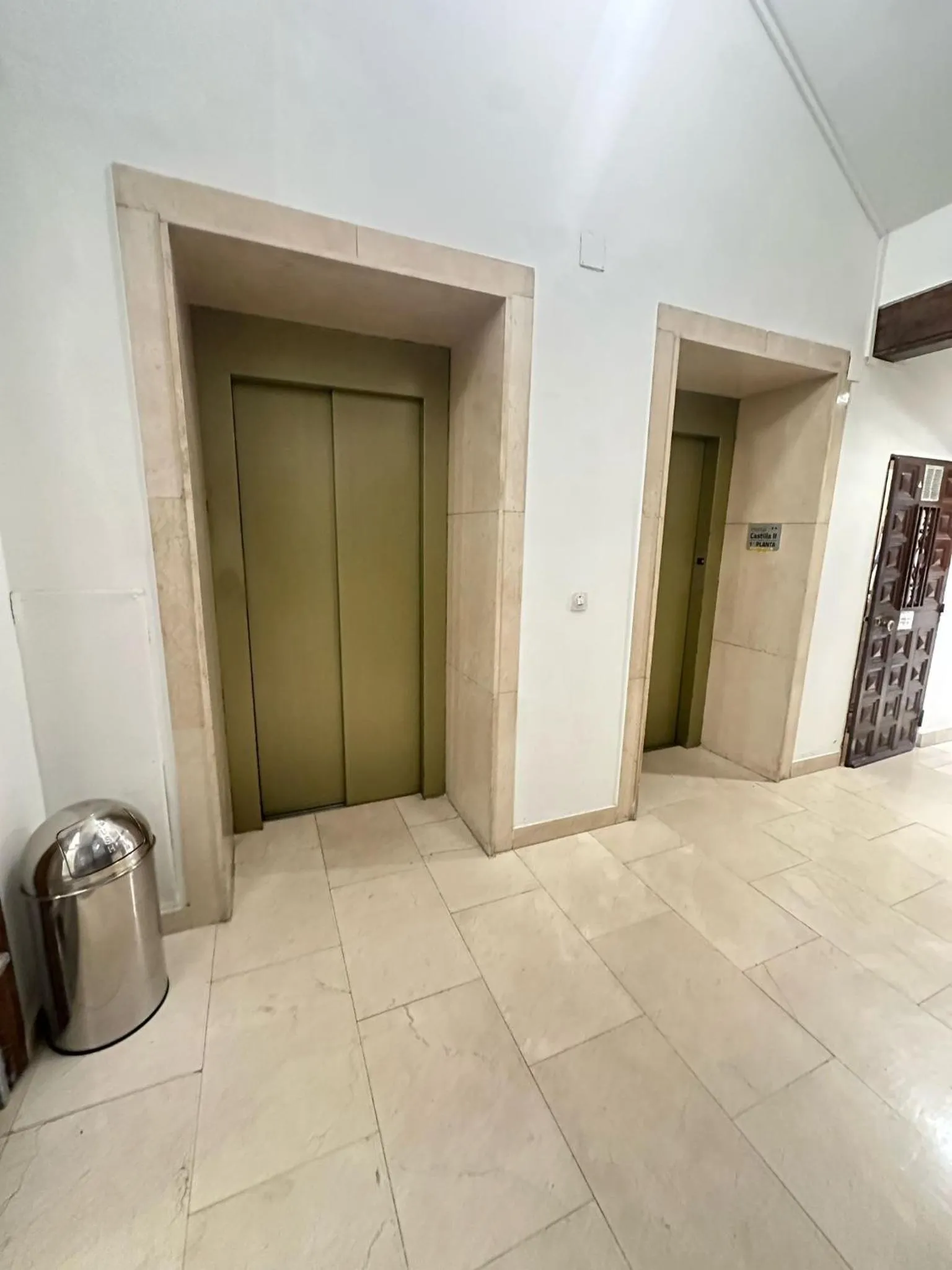 elevator in Hostal Castilla II Puerta del Sol
