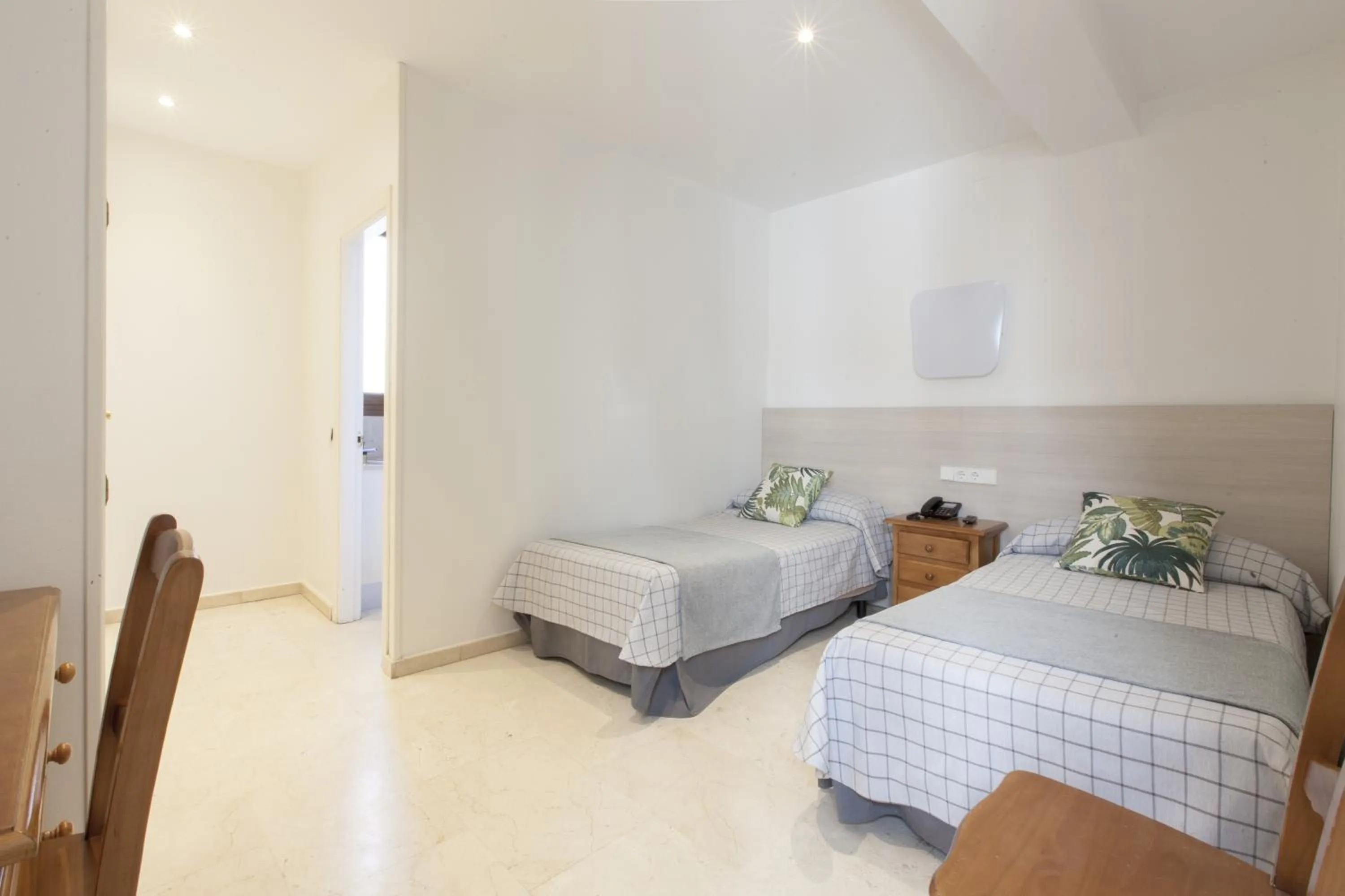 Bedroom, Bed in Hostal Castilla II Puerta del Sol