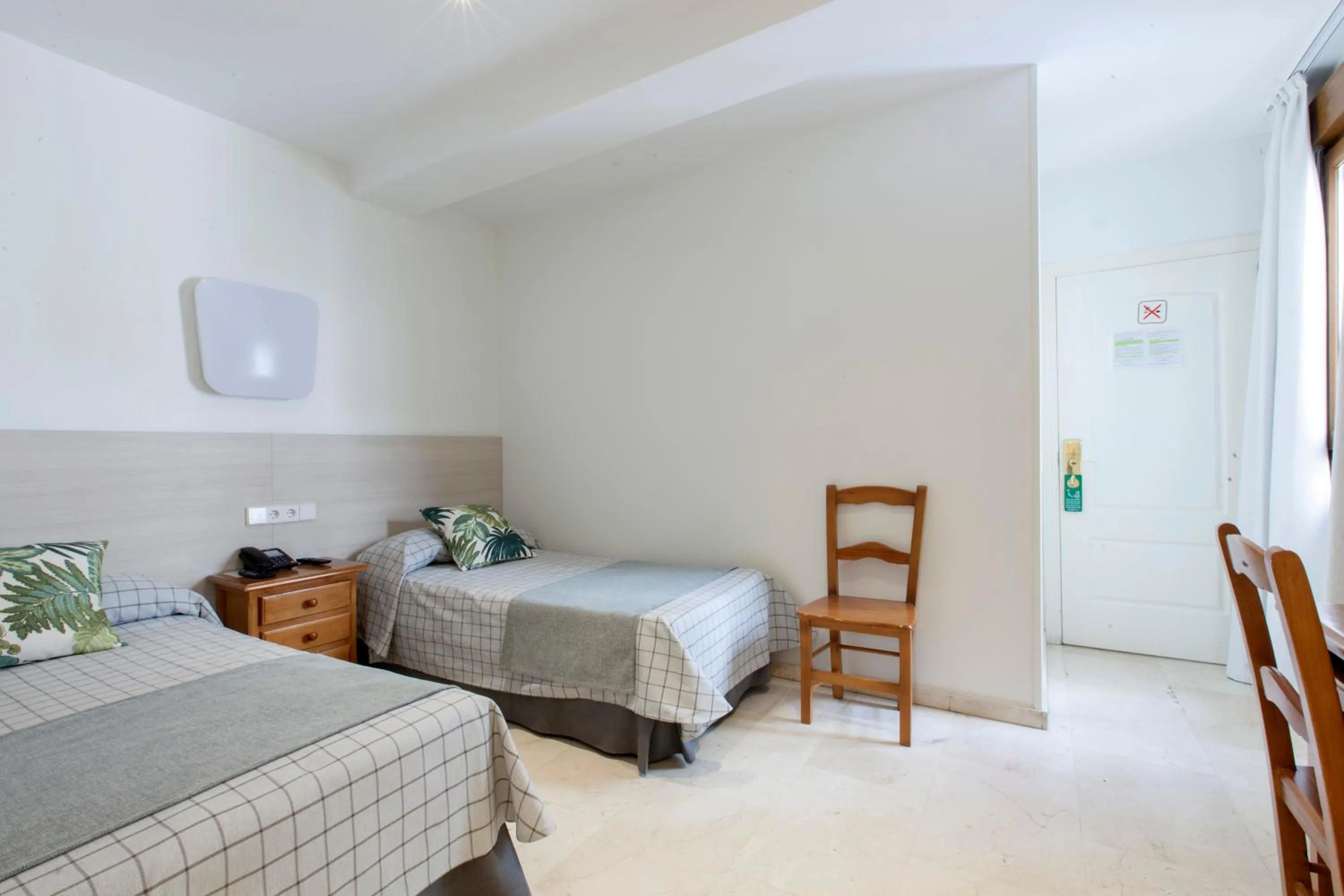 Photo of the whole room, Bed in Hostal Castilla II Puerta del Sol