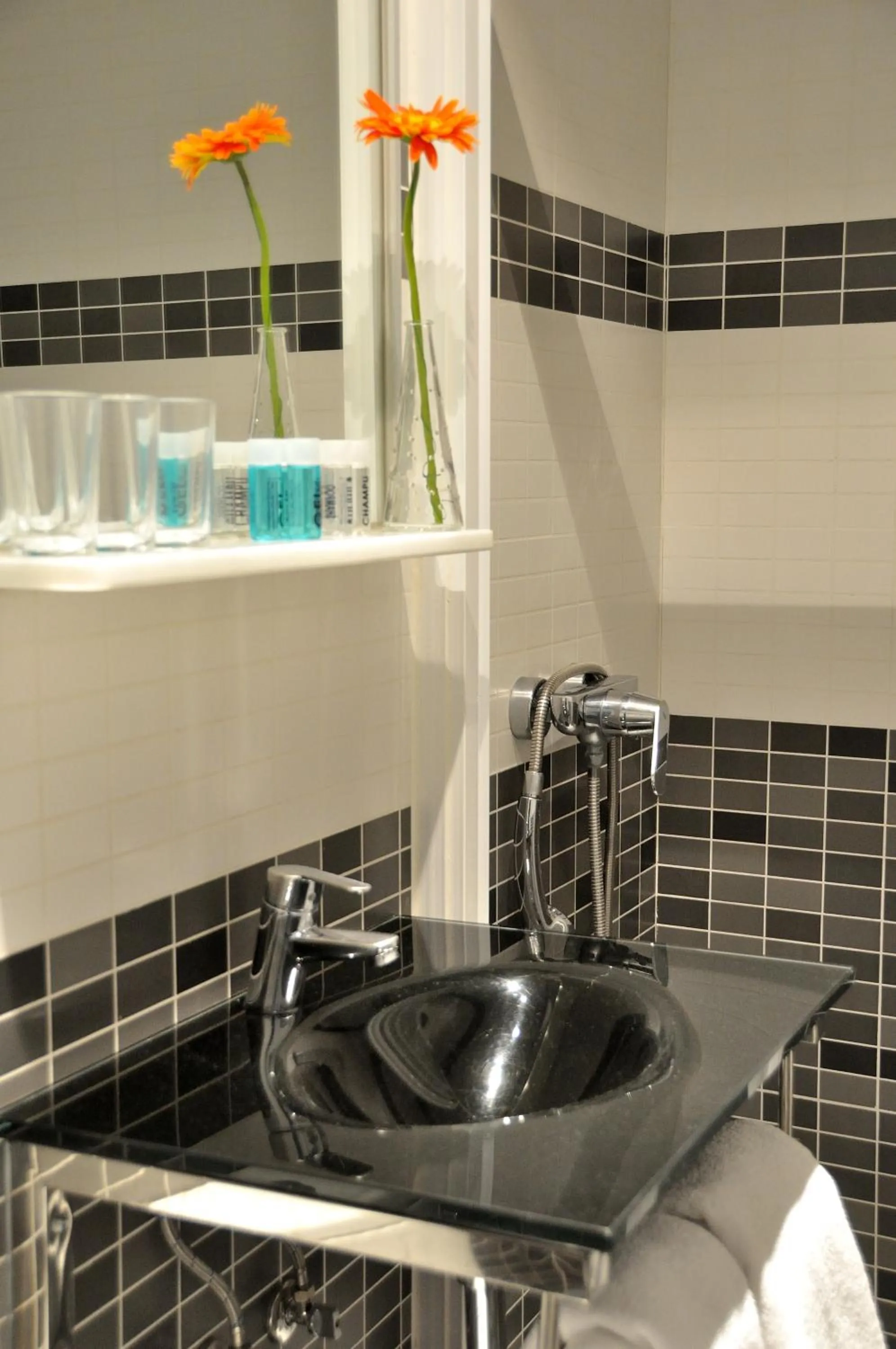 Bathroom in Hostal Castilla II Puerta del Sol