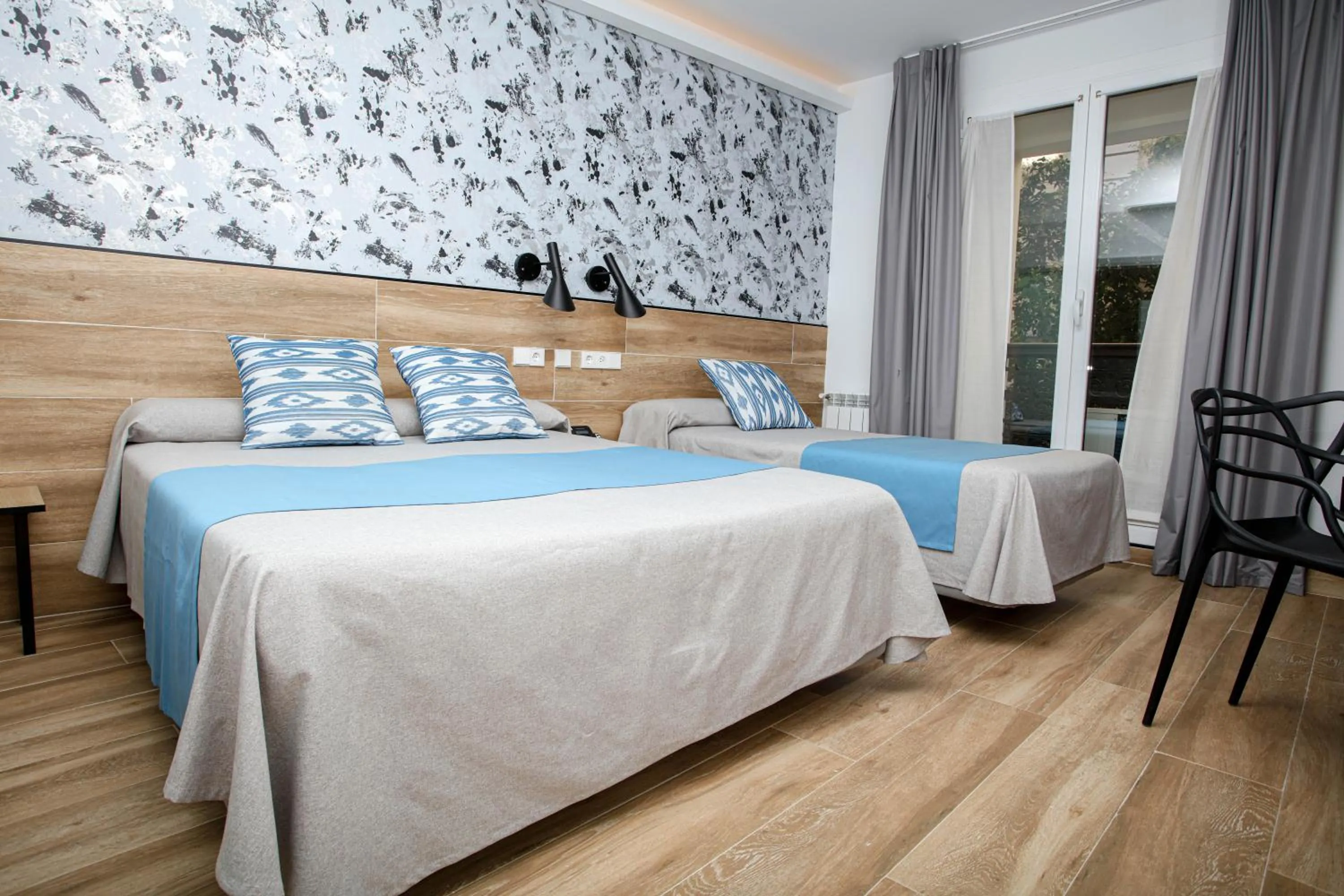 Photo of the whole room, Bed in Hostal Castilla II Puerta del Sol