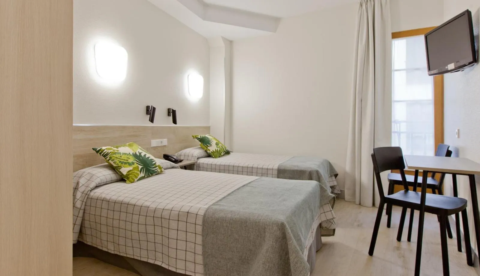 Photo of the whole room, Bed in Hostal Castilla II Puerta del Sol