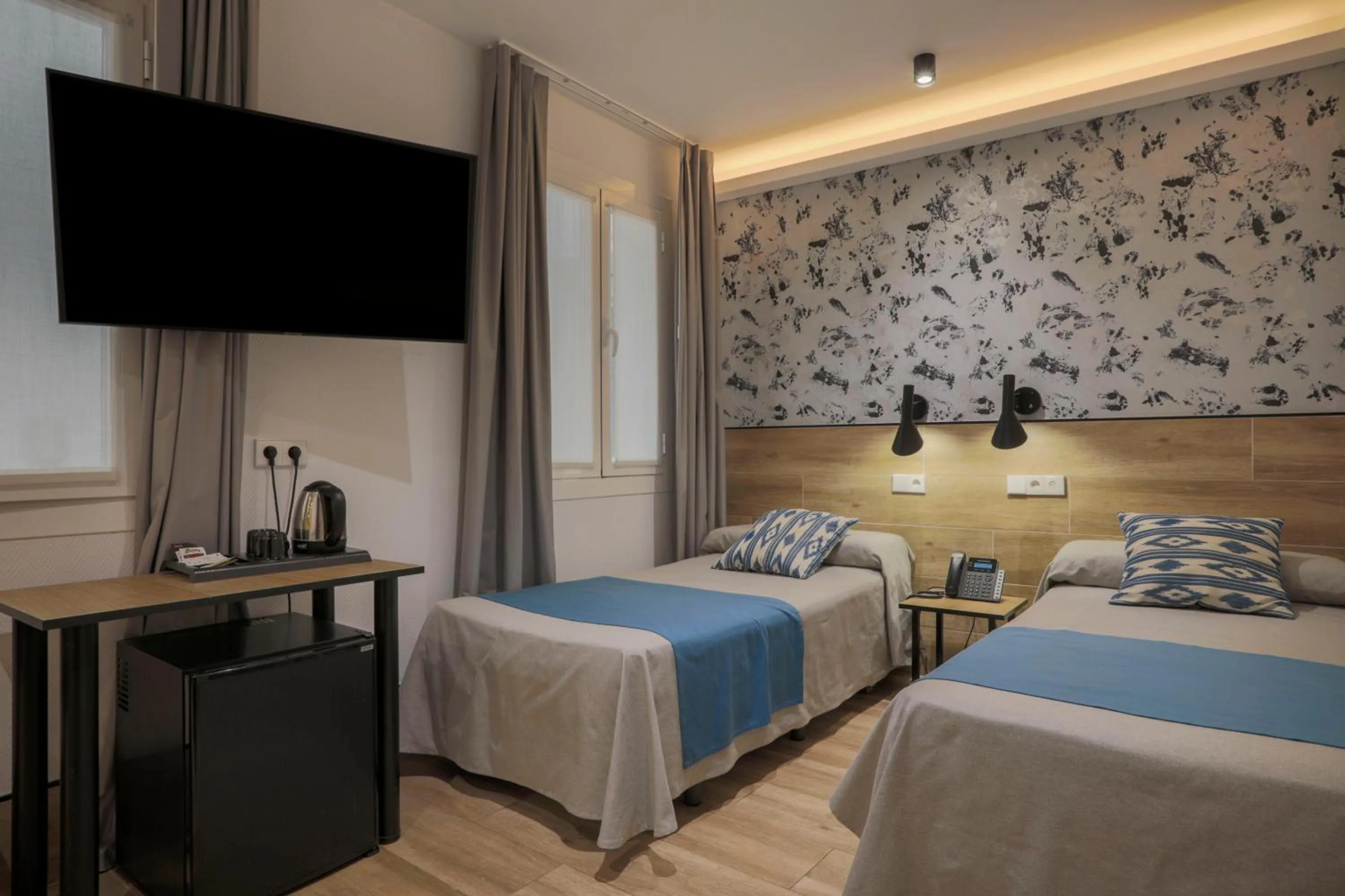 Bed in Hostal Castilla II Puerta del Sol