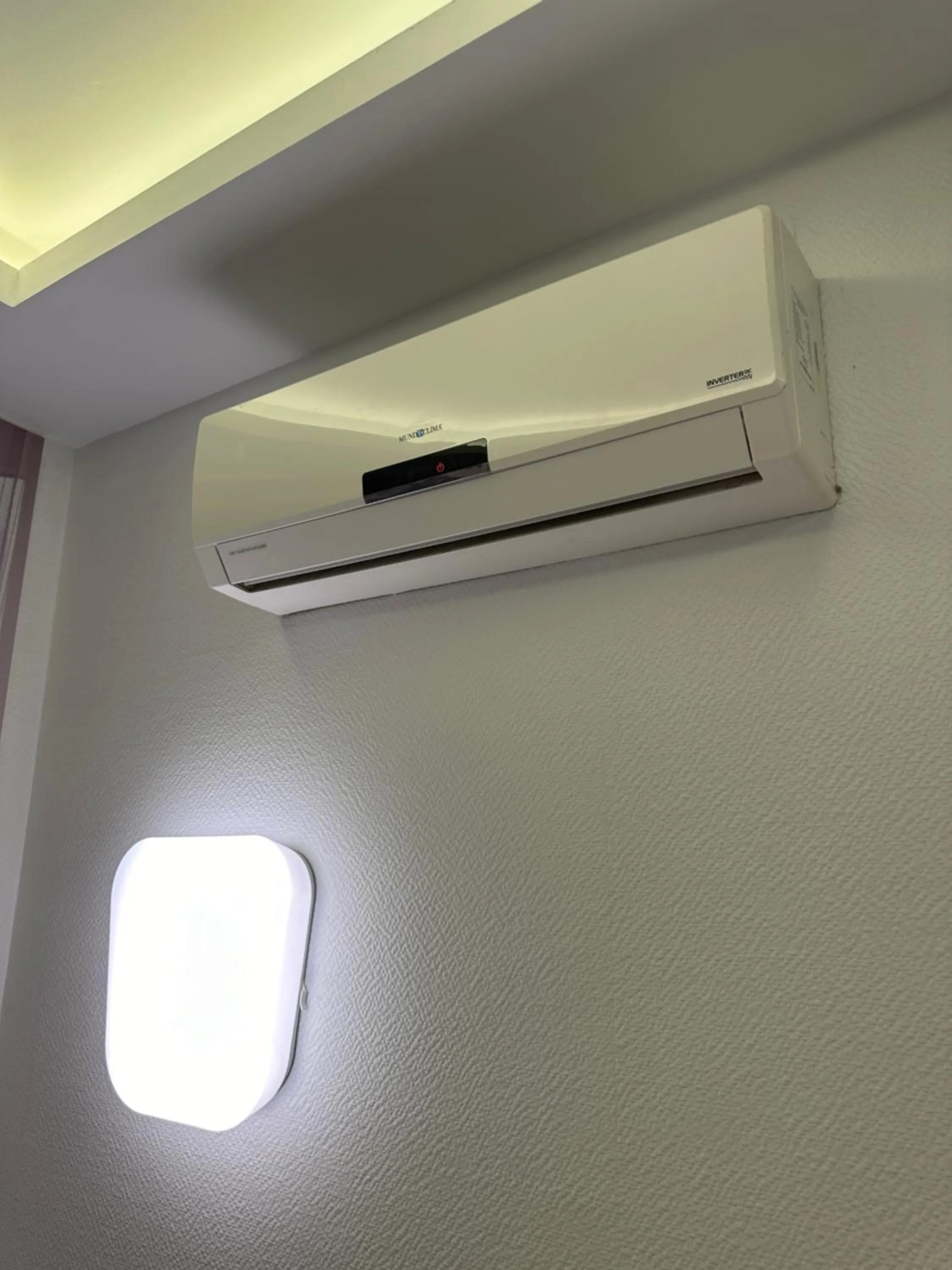 air conditioner in Hostal Castilla II Puerta del Sol