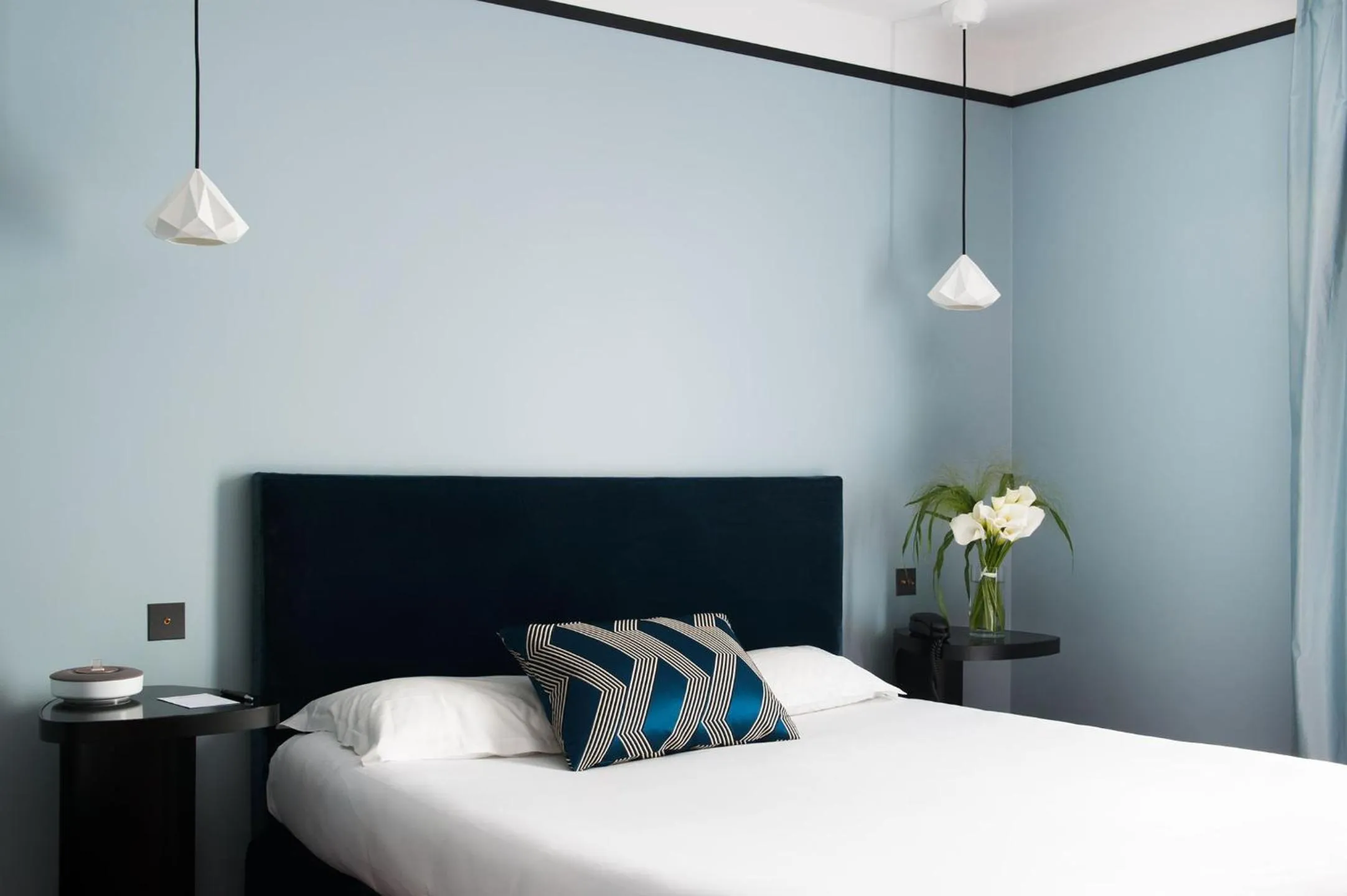 Bed in LHotel - face au château - boutique hôtel et séminaires