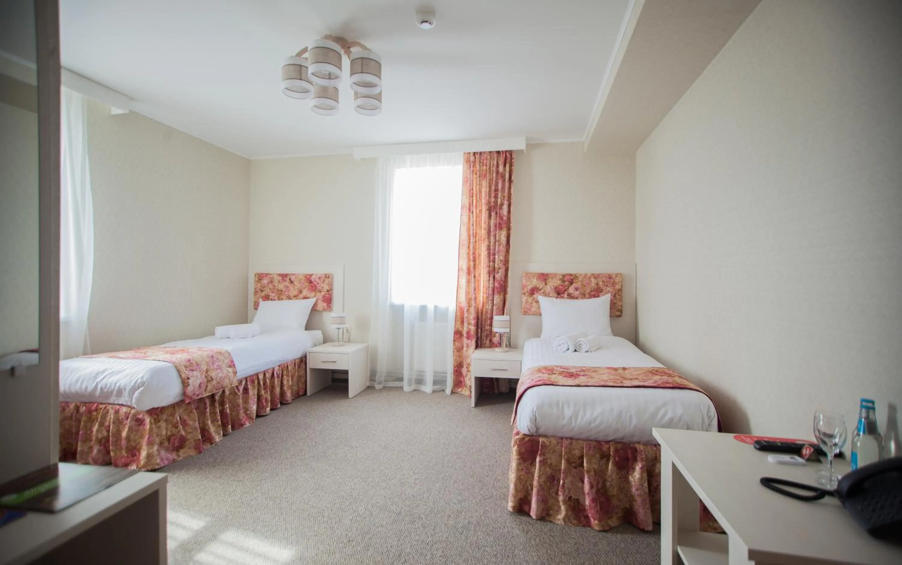 Twin Room with Wellness Center Morning Access - single occupancy in SanMari