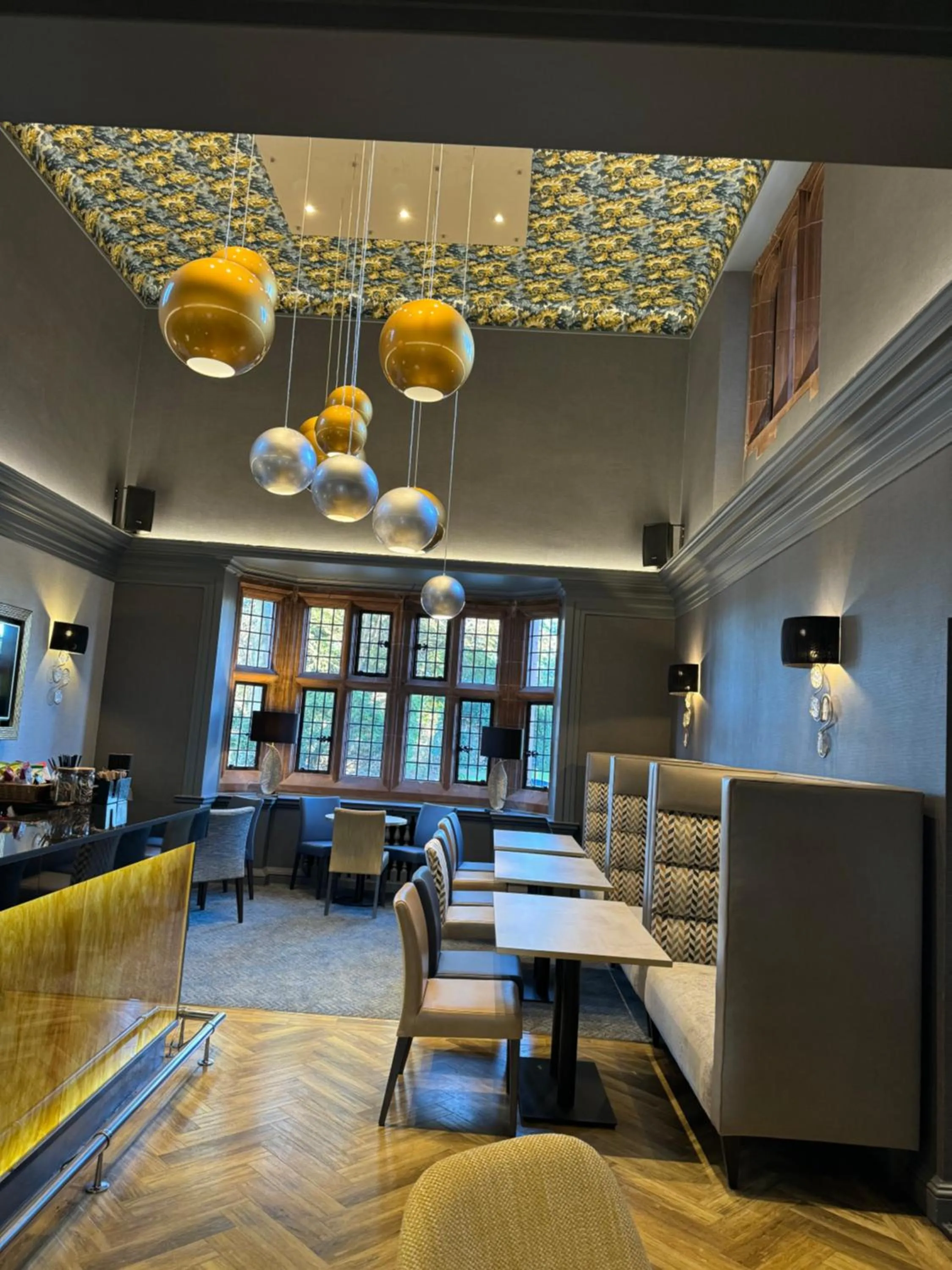 Restaurant/places to eat in Abbey House Hotel