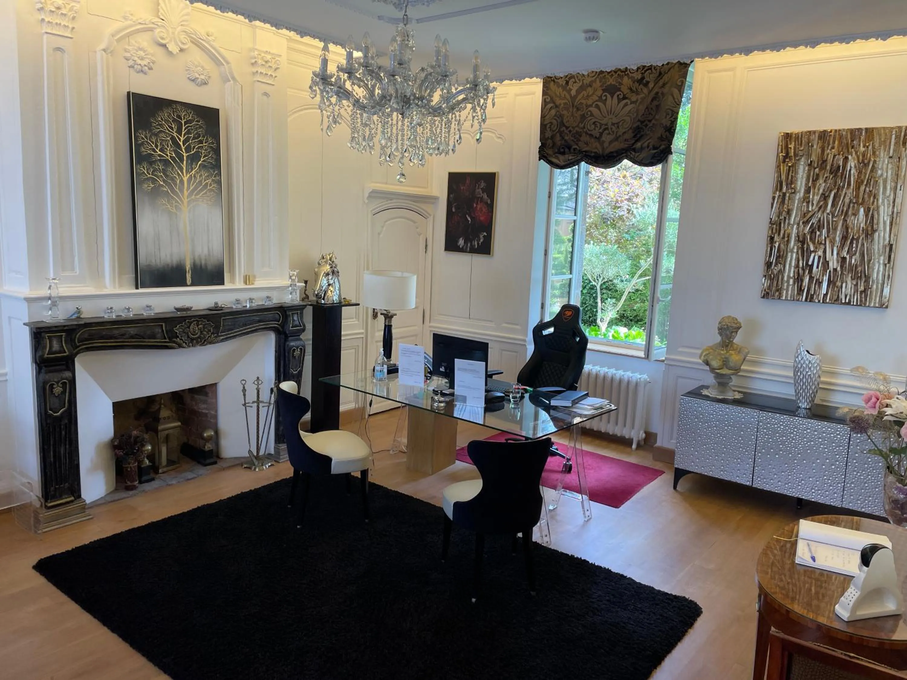 Lobby or reception in Hôtel Victor Hugo