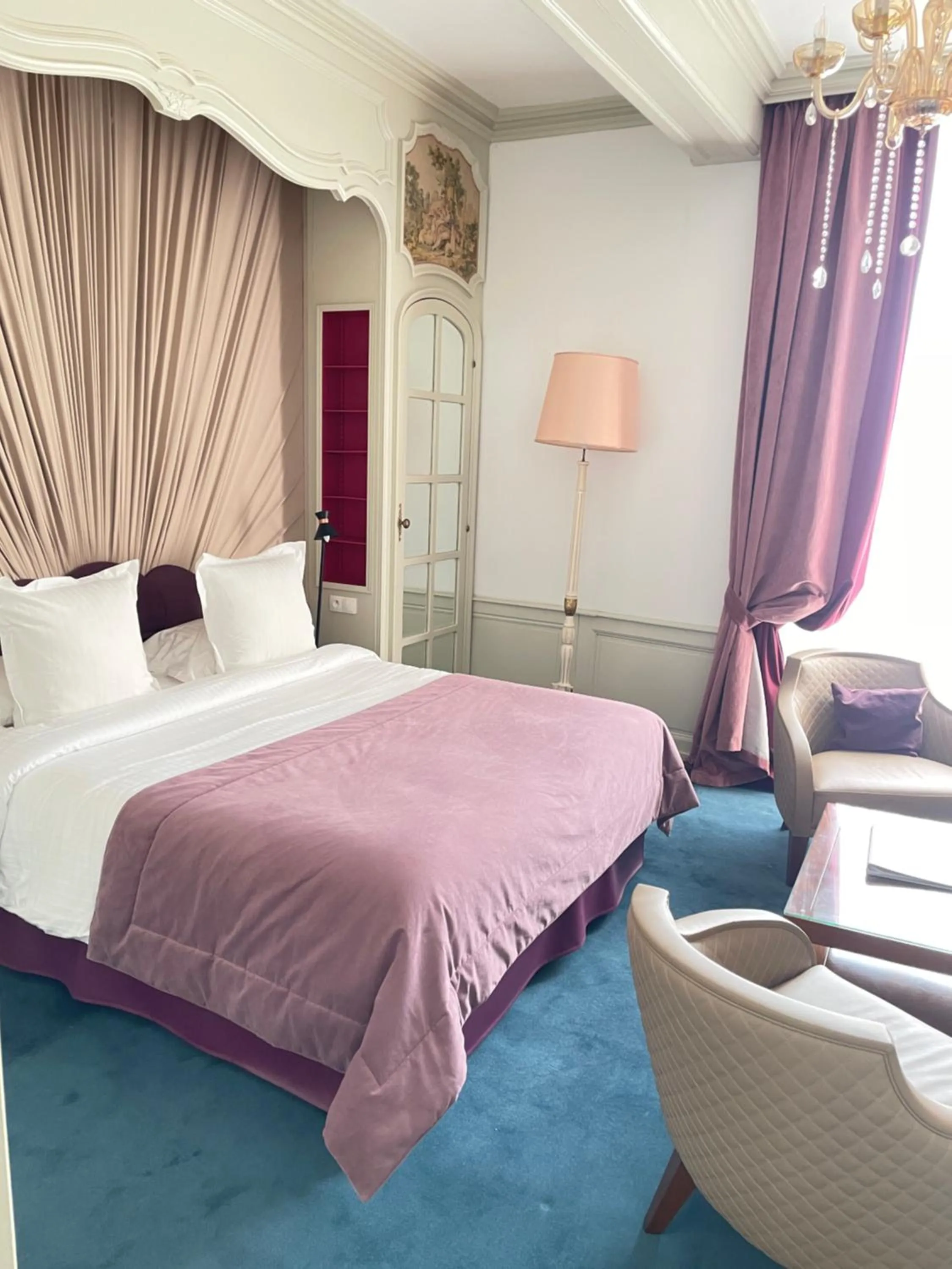 Shower, Bed in Hôtel Victor Hugo