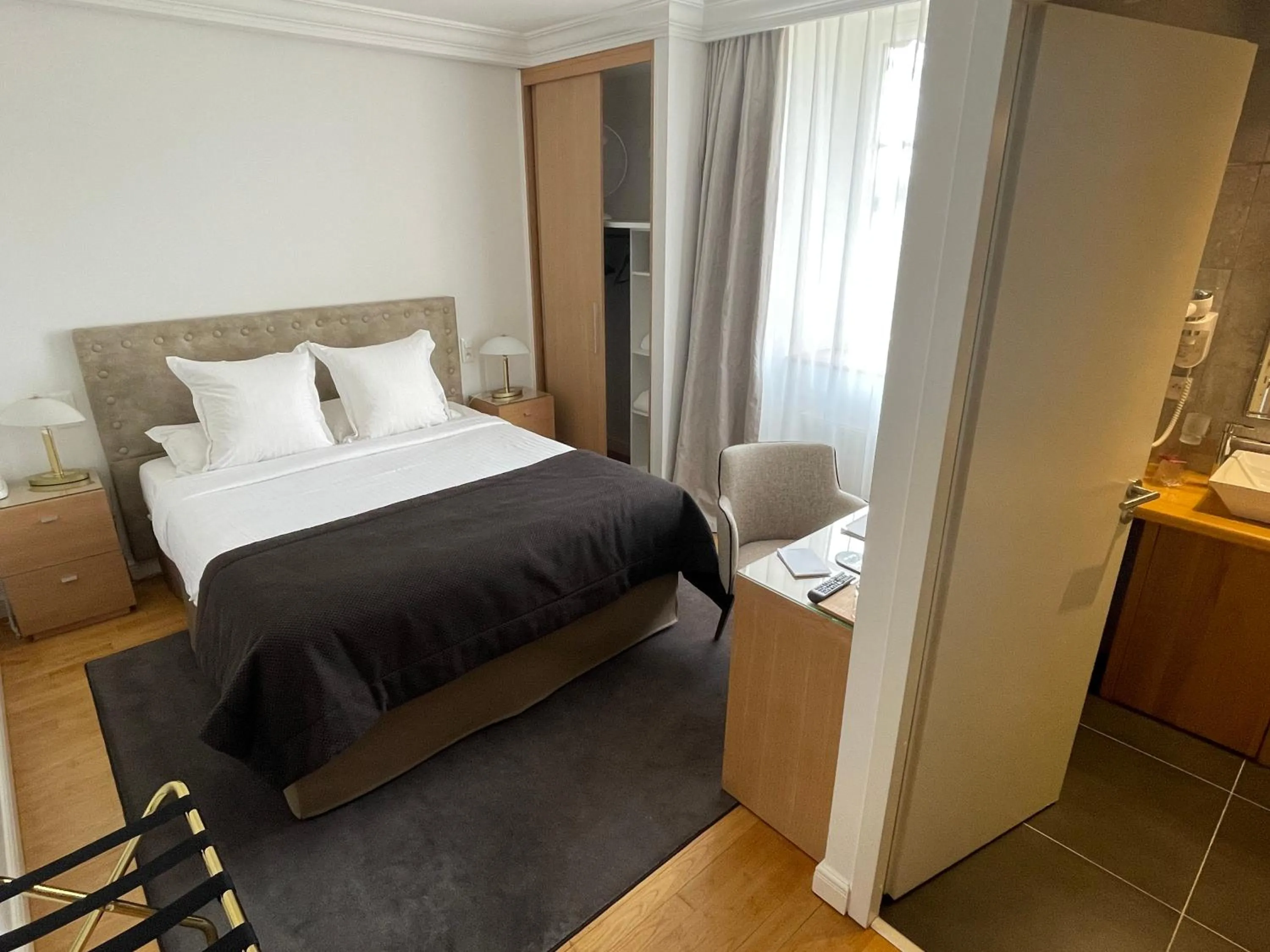 Garden, Bed in Hôtel Victor Hugo