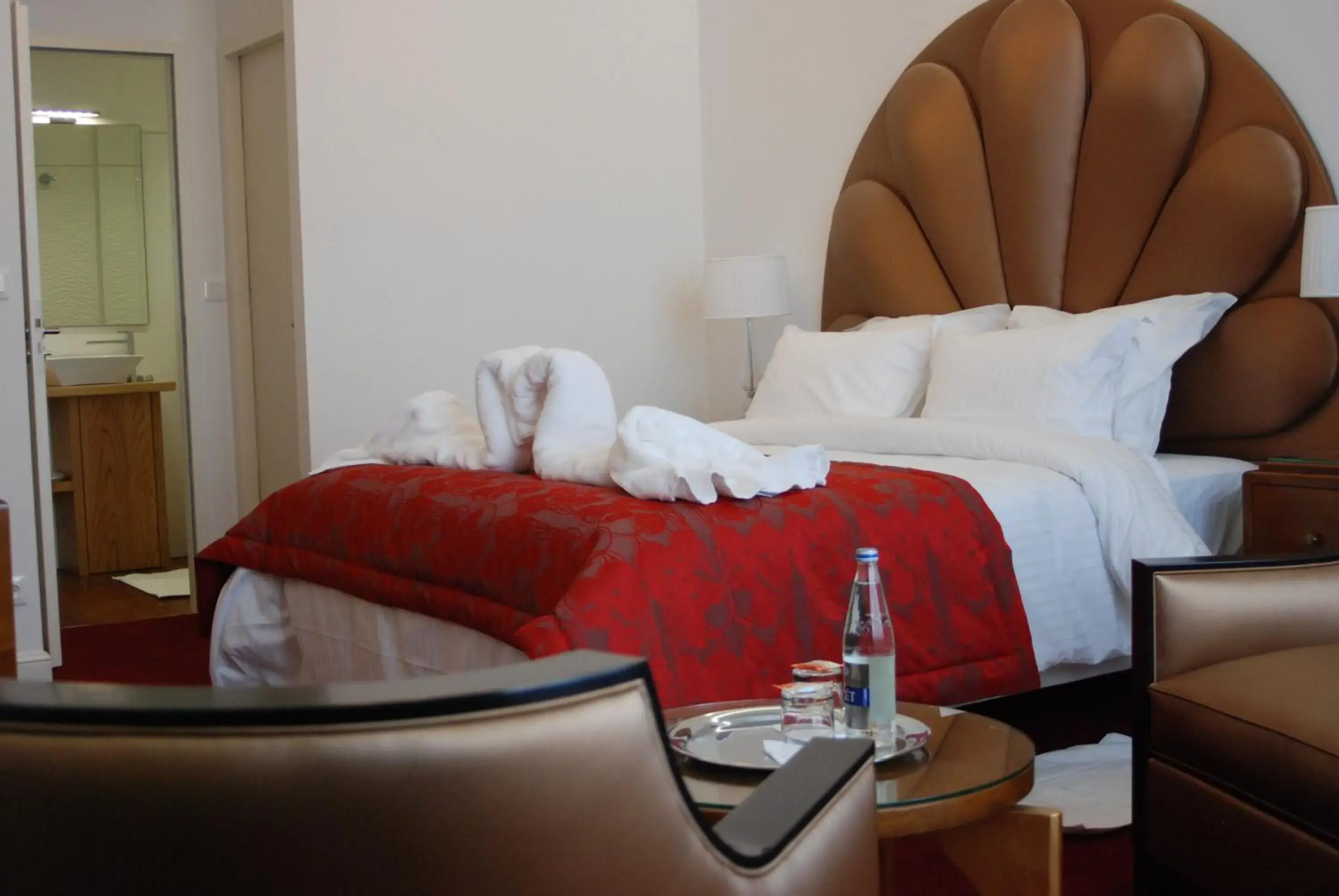 Deluxe Double Room in Hôtel Victor Hugo Deluxe Double Room in Hôtel Victor Hugo