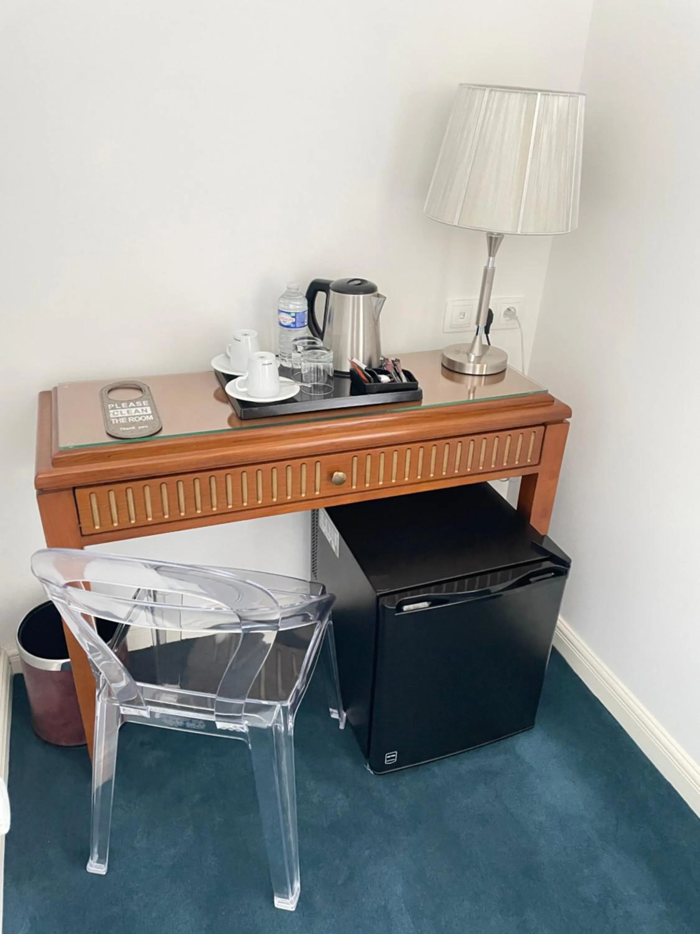 Shower in Hôtel Victor Hugo