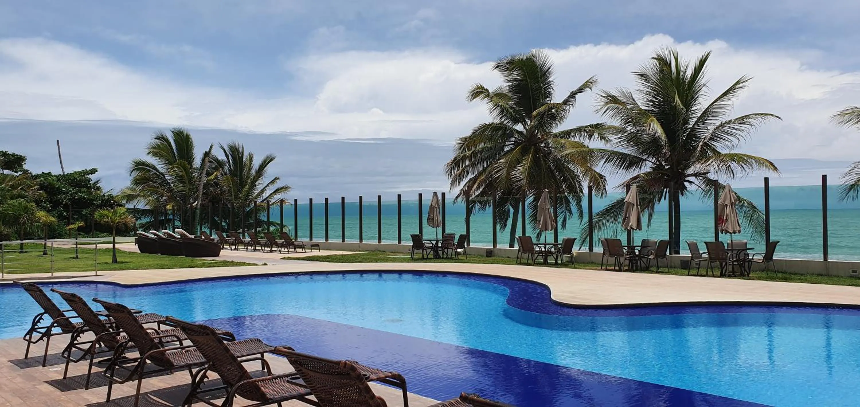 Swimming pool in Luxor Tabatinga Beira Mar