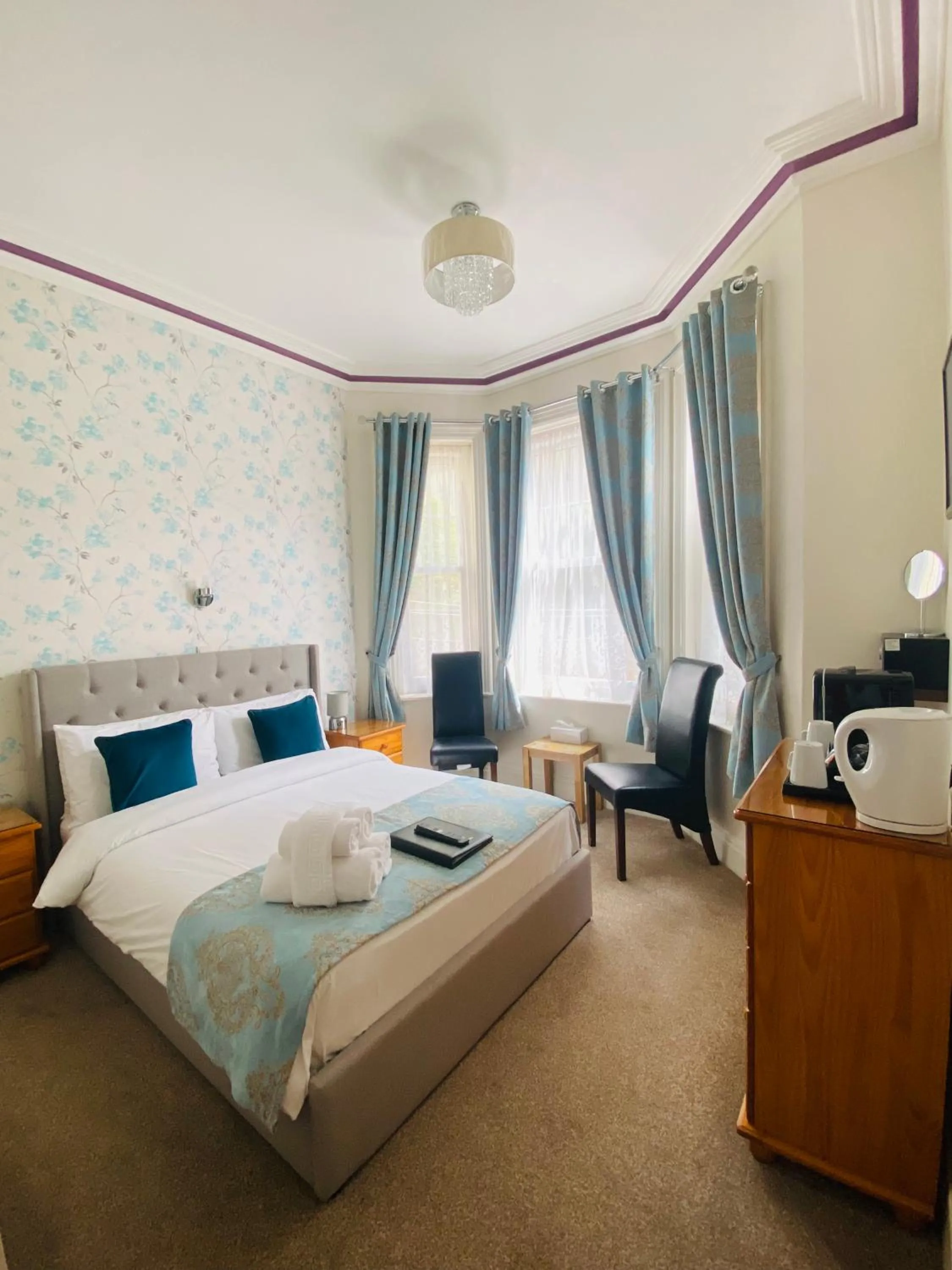 Bed in Coastal Waters (Hotel Barton)