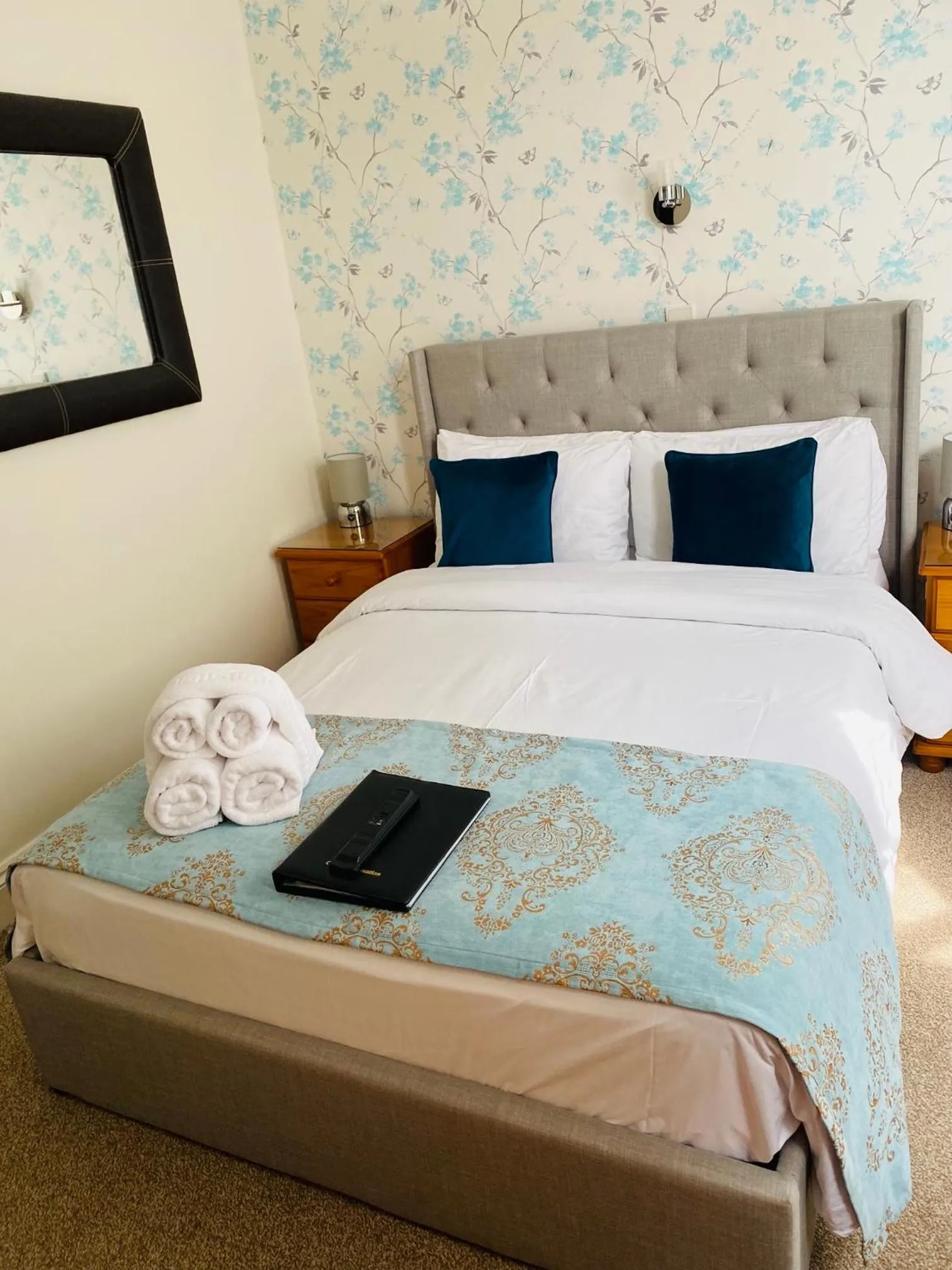 Bed in Coastal Waters (Hotel Barton)