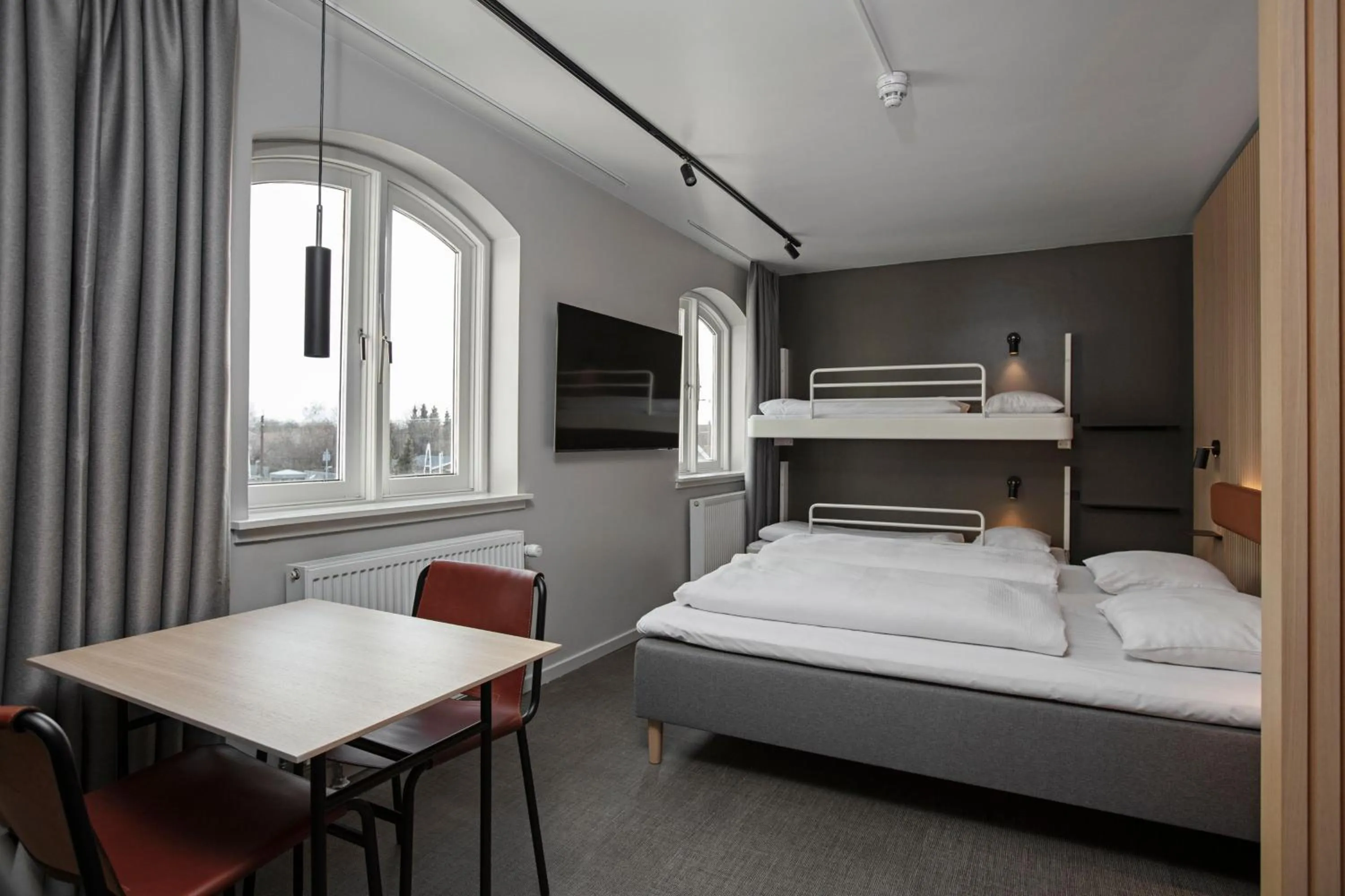 Photo of the whole room, Bed in Four Points Flex by Sheraton Koge