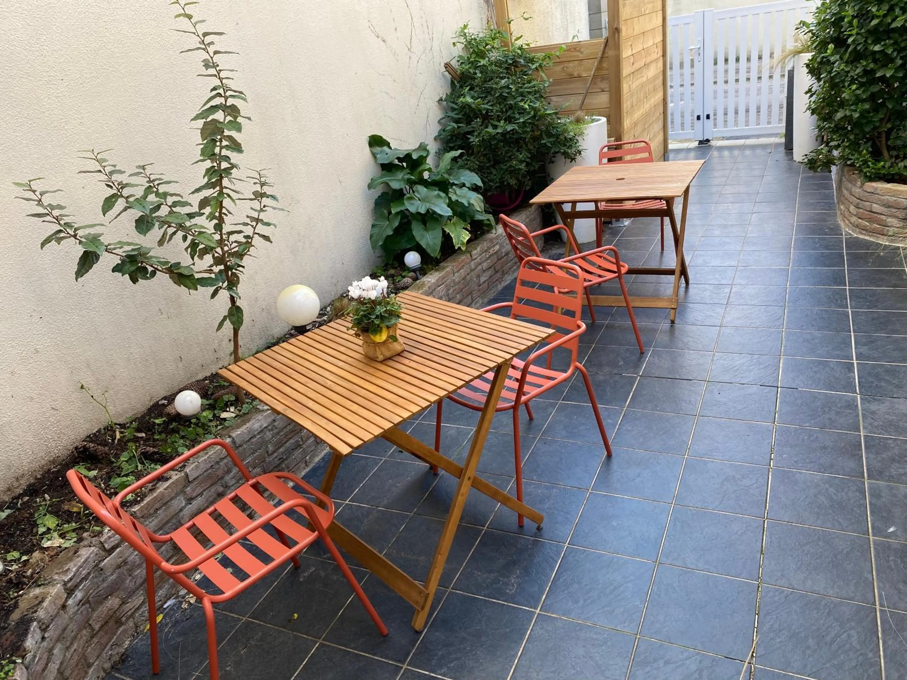 Patio in Hôtel de charme Equinoxe
