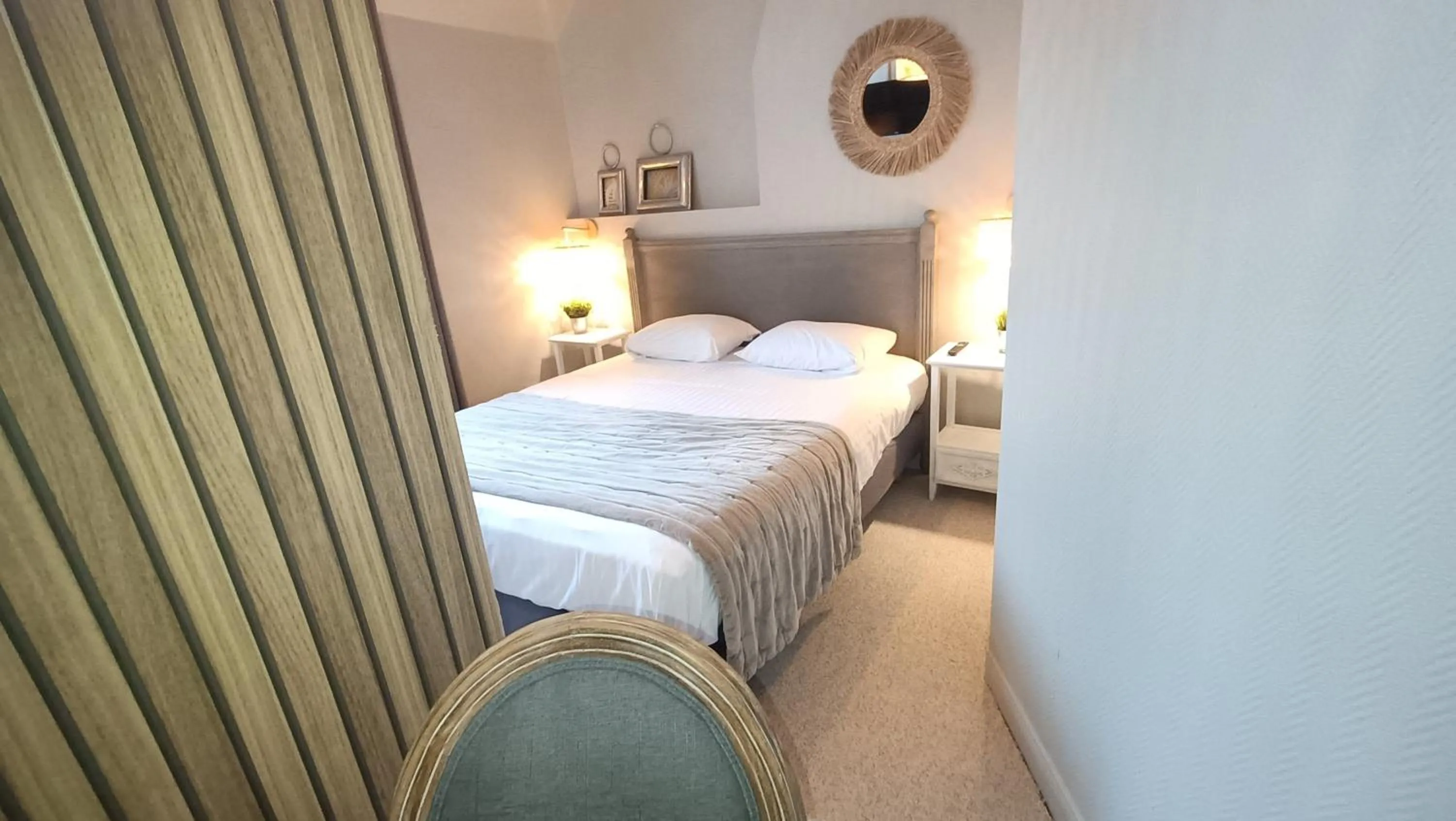 Photo of the whole room in Hôtel de charme Equinoxe