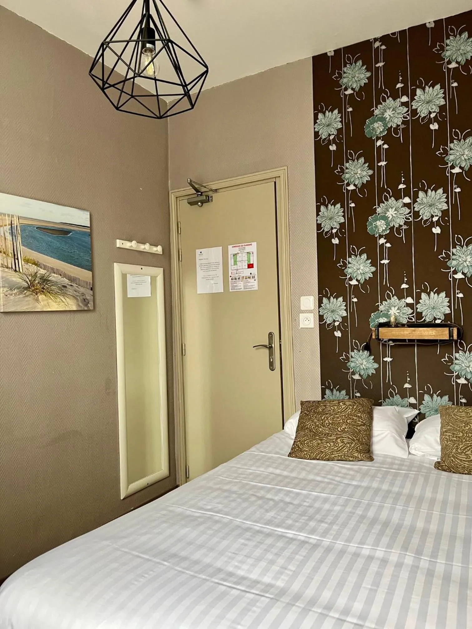 Bed in Hôtel de charme Equinoxe