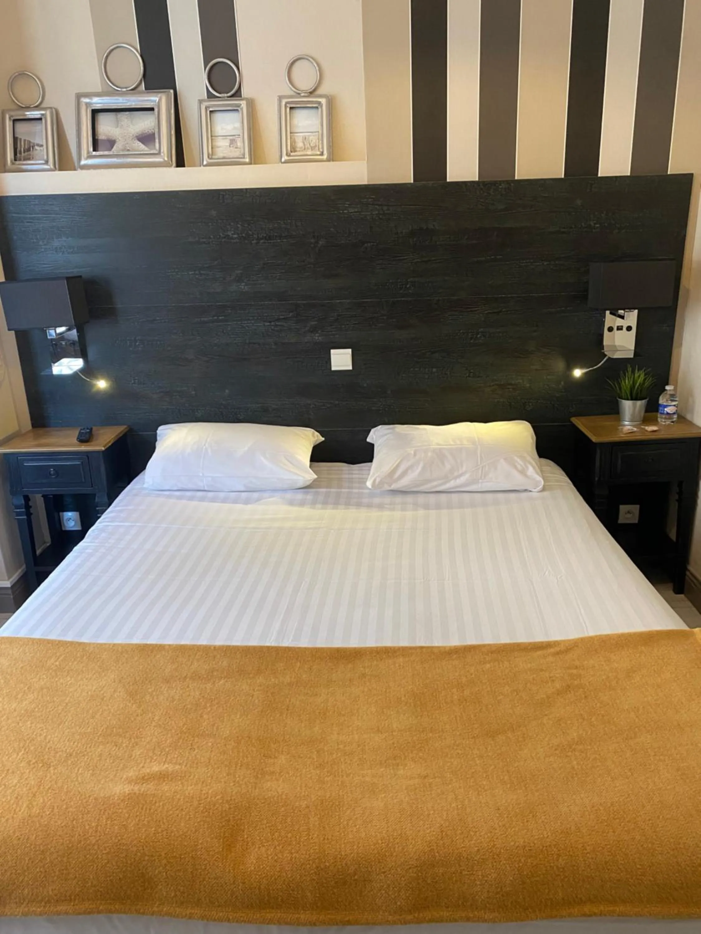 Bed in Hôtel de charme Equinoxe