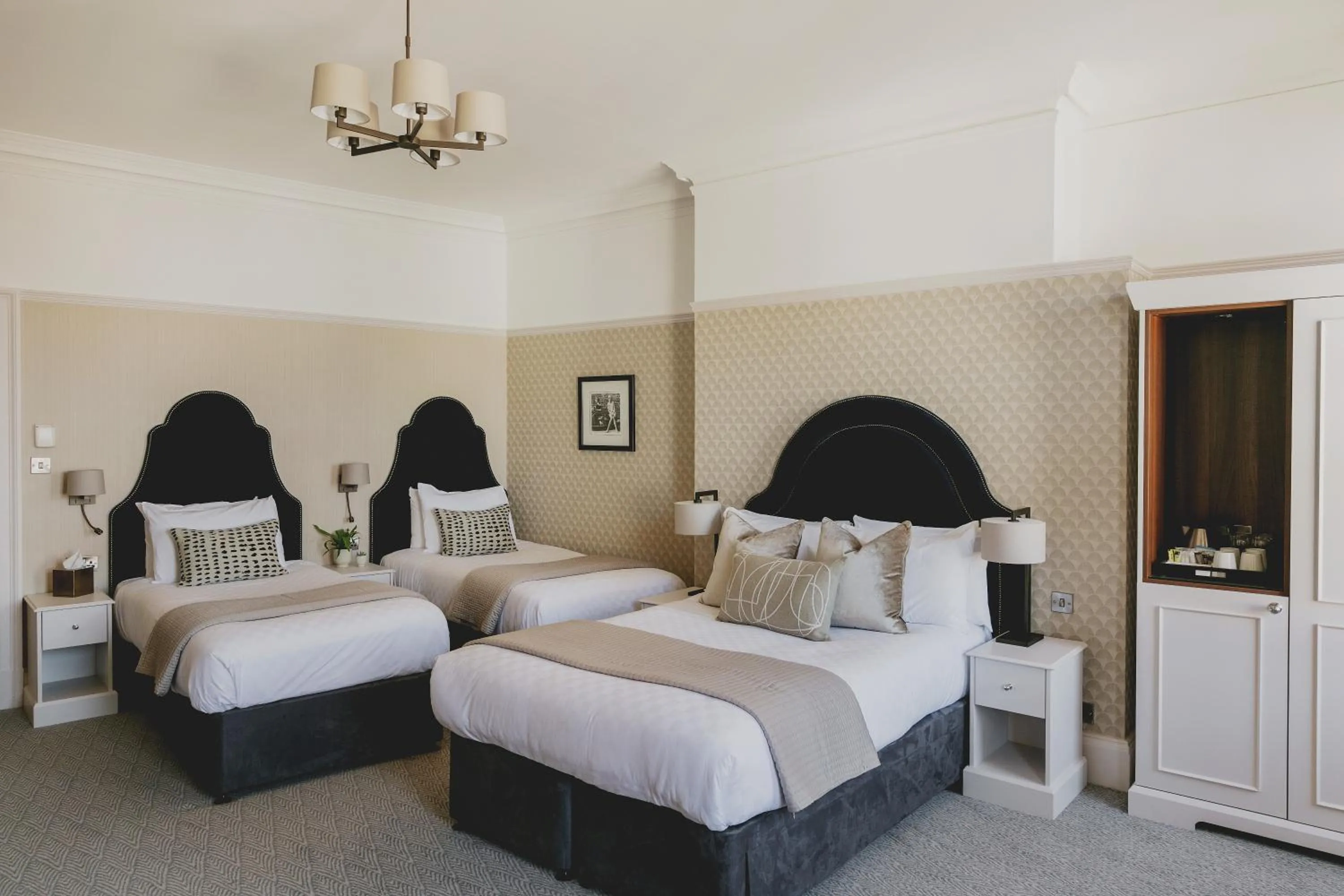 Bed in The Queens Hotel