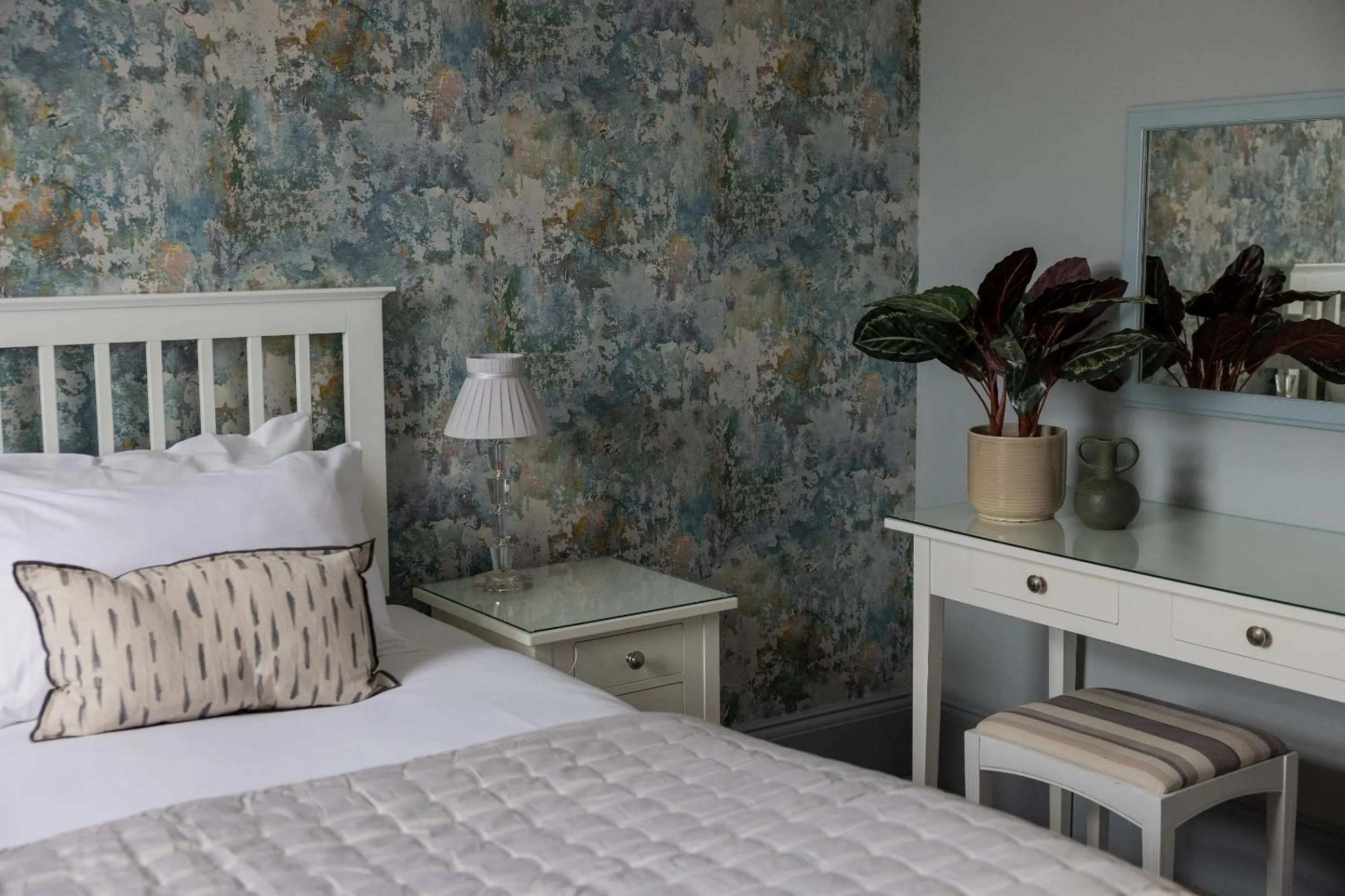 Bed in The Queens Hotel