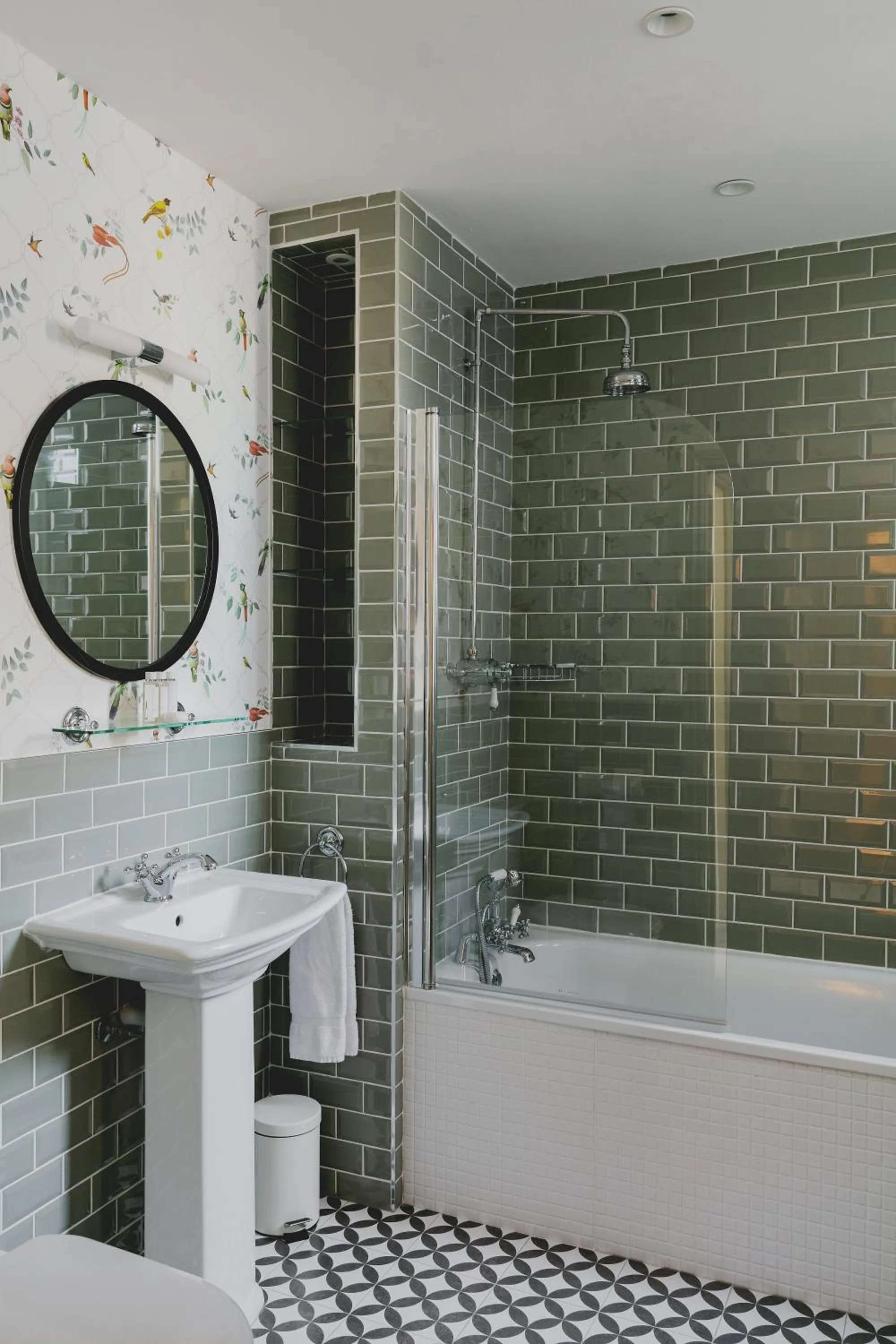 Bathroom in The Queens Hotel