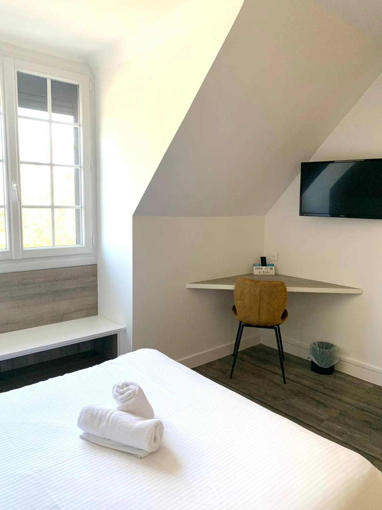 Photo of the whole room, Bed in Logis Hôtel Domaine du Moulin Cavier - Restaurants & Spa