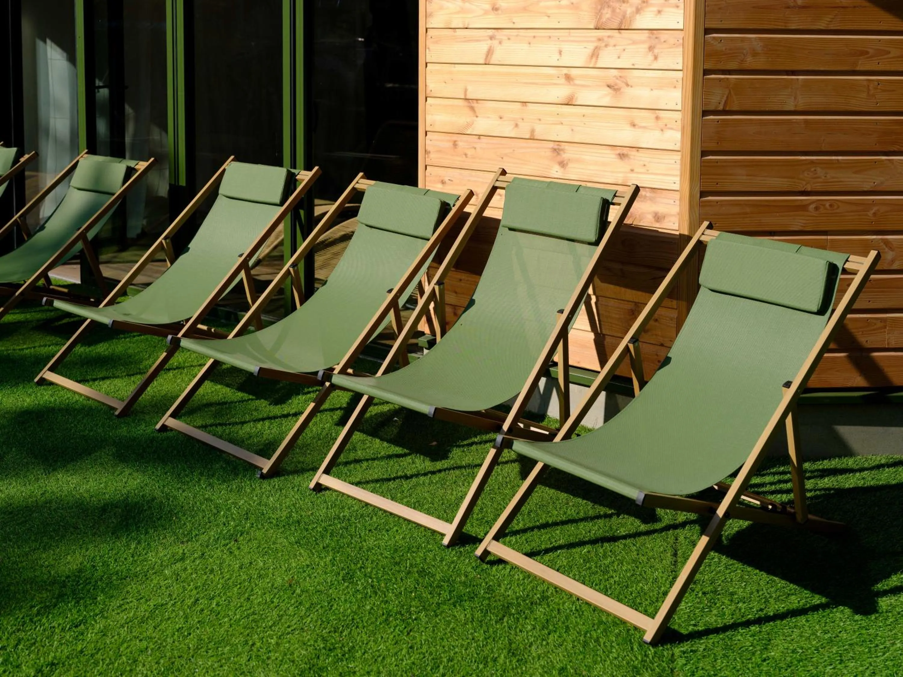 Patio in Logis Hôtel Domaine du Moulin Cavier - Restaurants & Spa