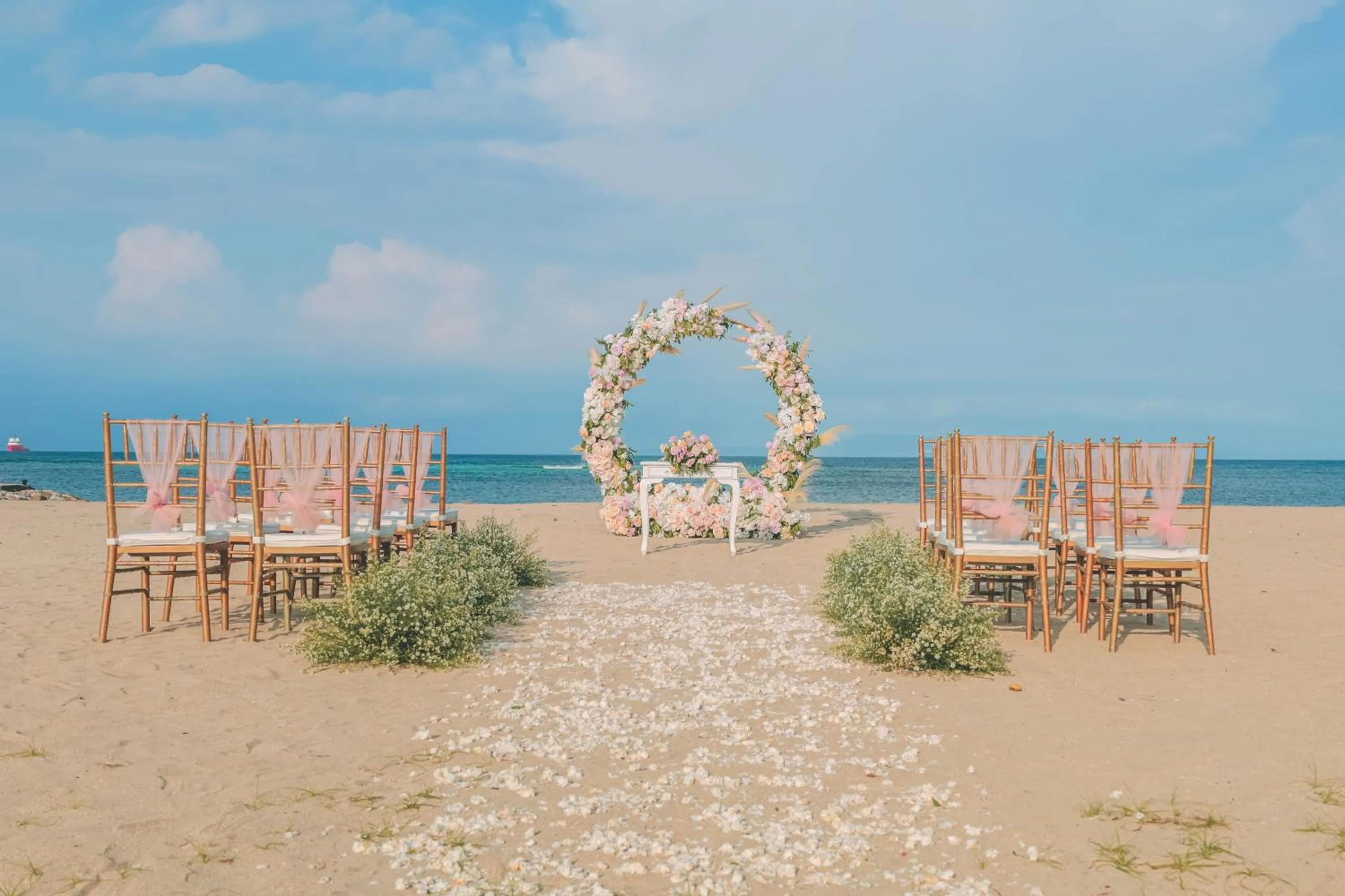 Beach in Tijili Hotel Benoa