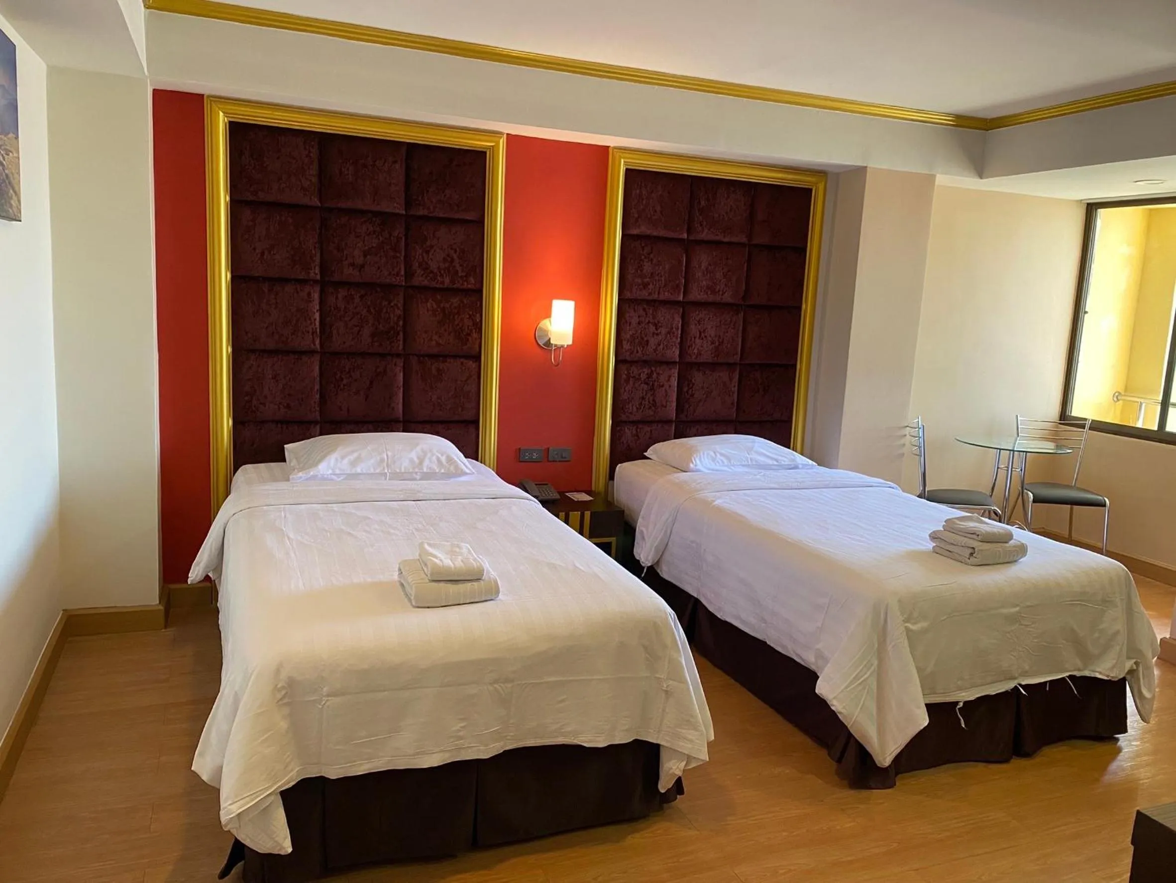 Bed in Grand Pink Hotel Hatyai