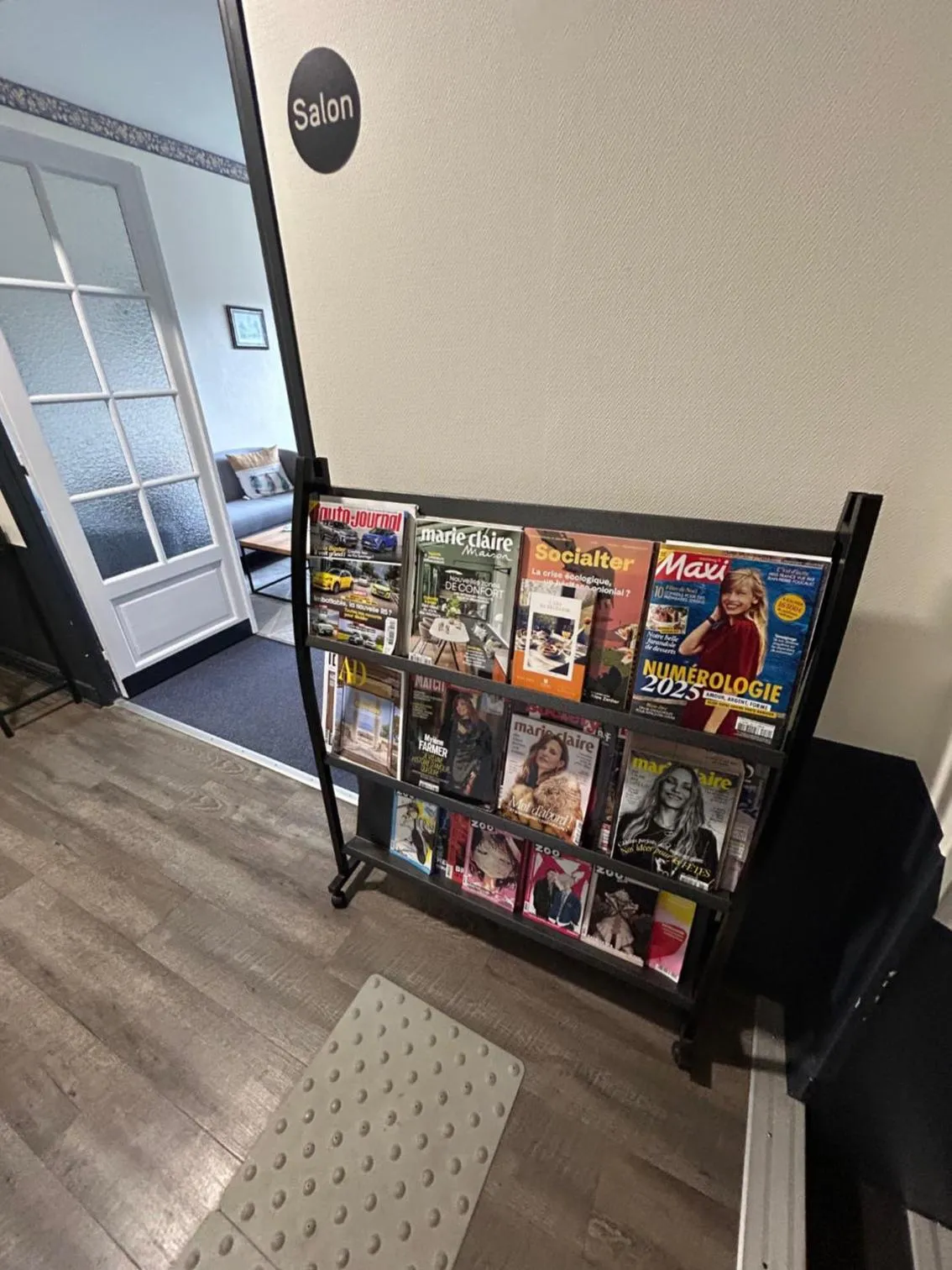 Library in Logis Hôtel restaurant Horizon 117