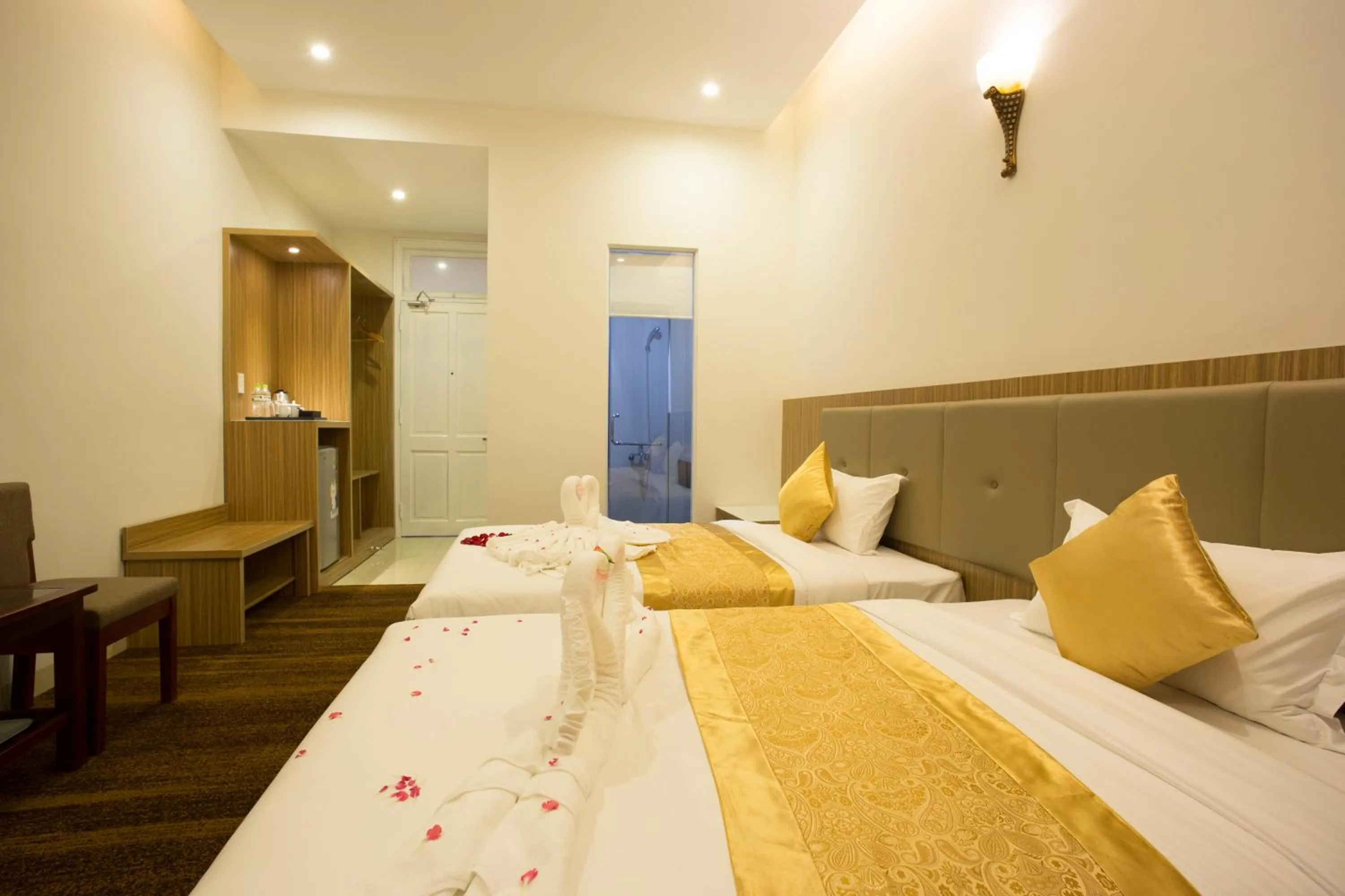 Bed in Red Palace Hotel