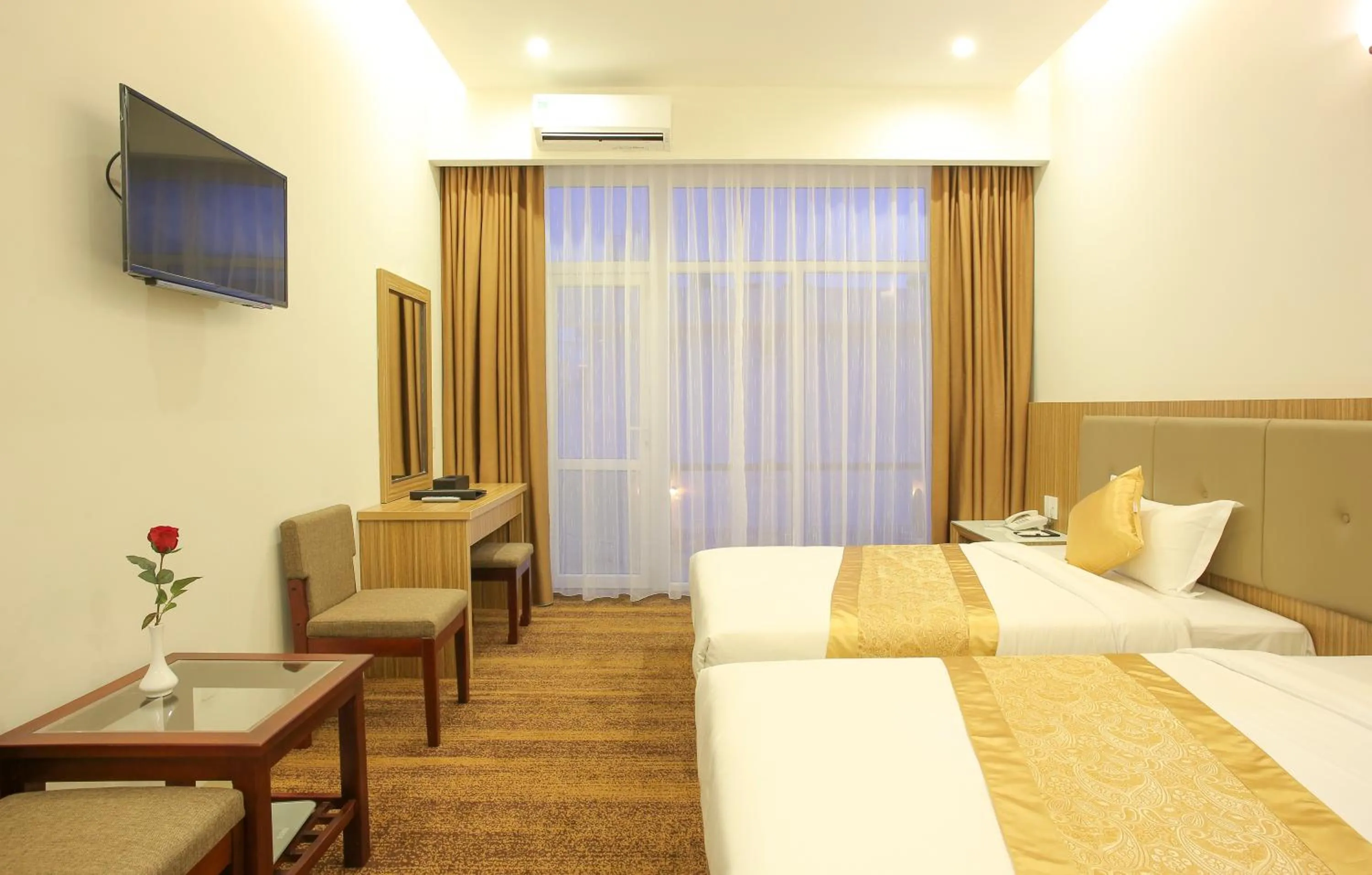 Bed in Red Palace Hotel