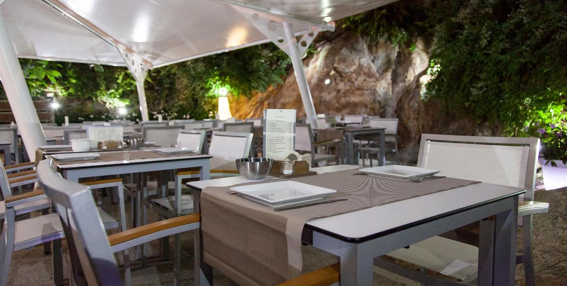 Property building in Hotel Casa Román