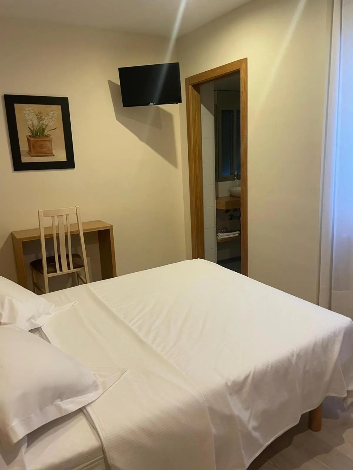 Photo of the whole room, Bed in Hotel Casa Román