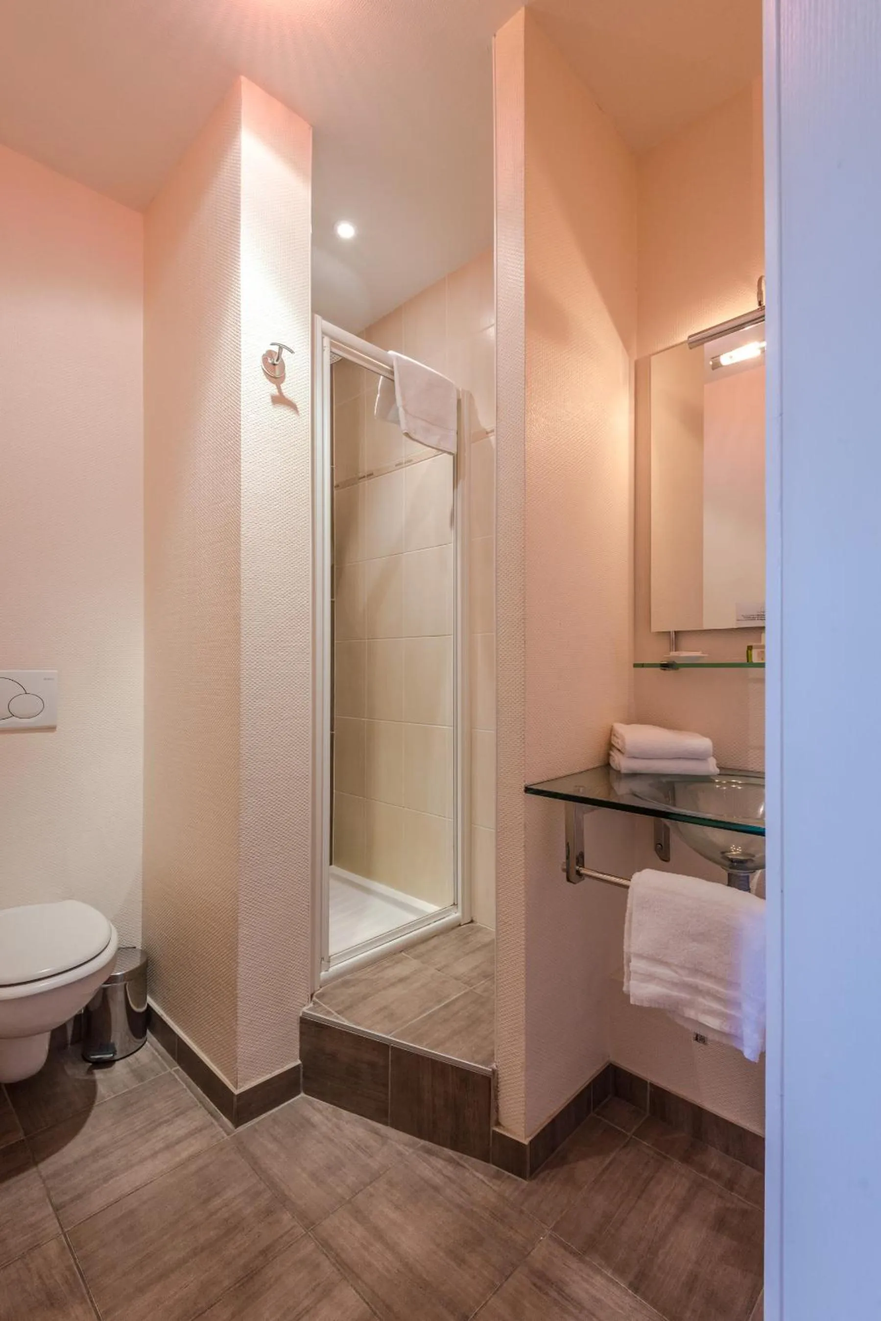 Bathroom in Logis L'Abreuvoir