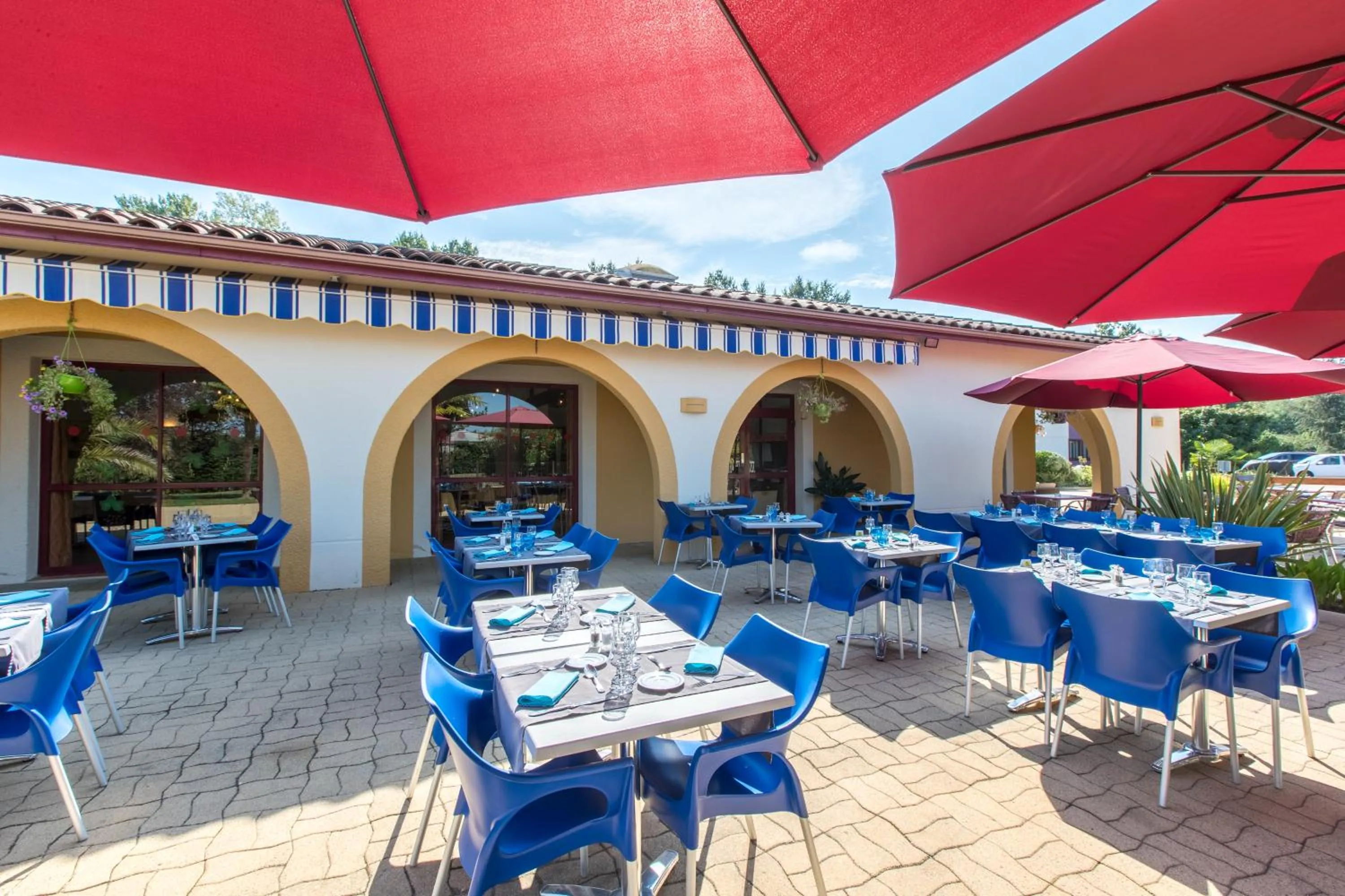 Patio in Logis Hôtel Restaurant Solenca