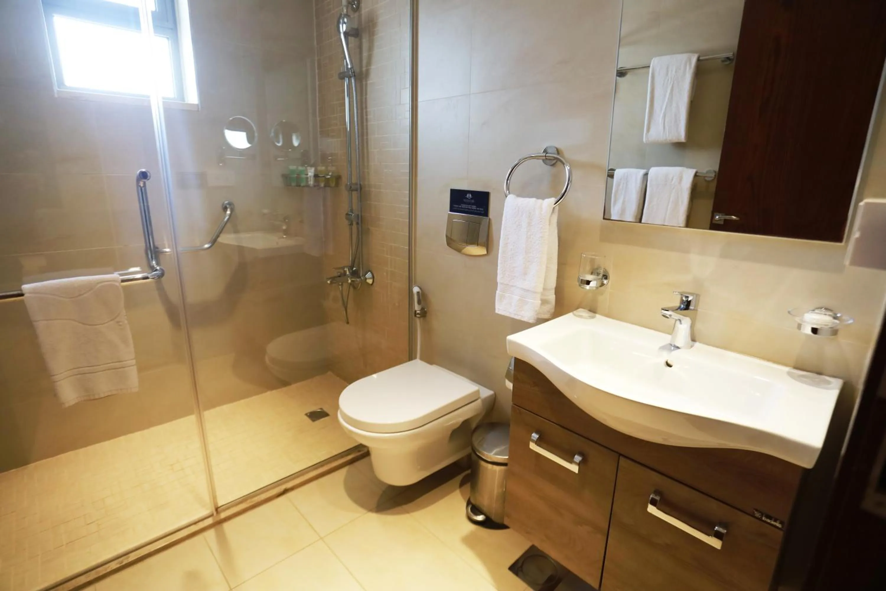 Bathroom in Naylover Hotel Suites