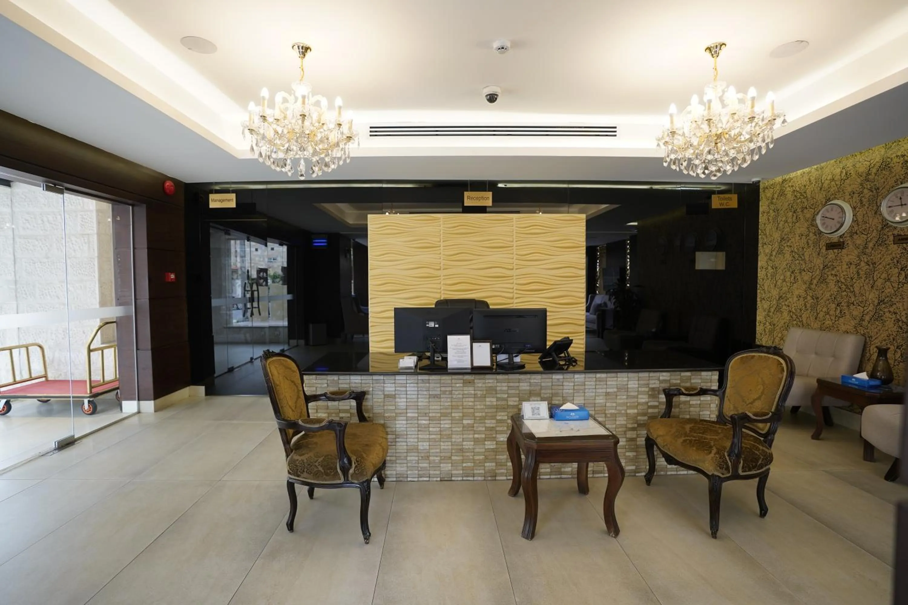 Lobby or reception in Naylover Hotel Suites