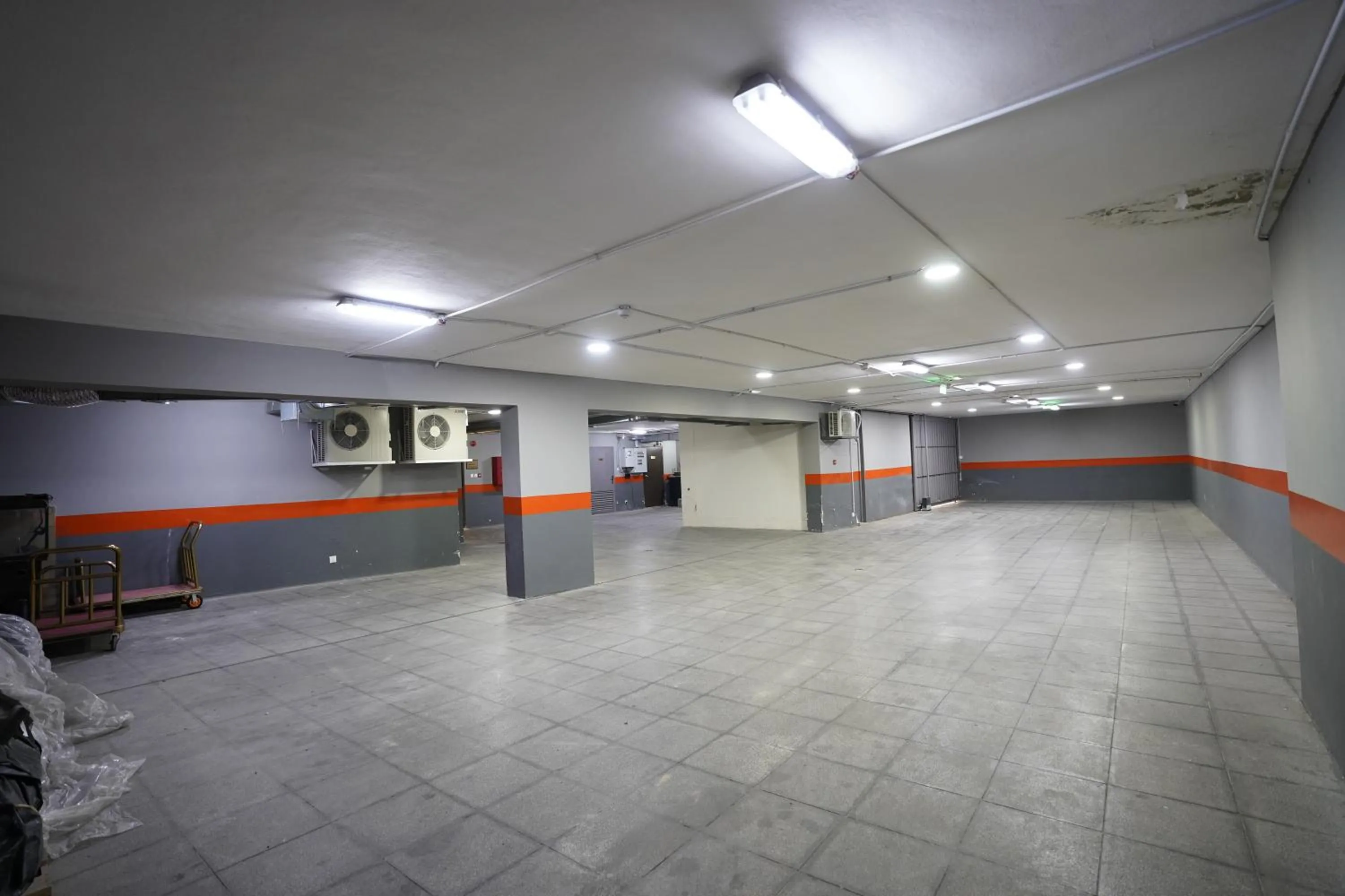 Parking in Naylover Hotel Suites