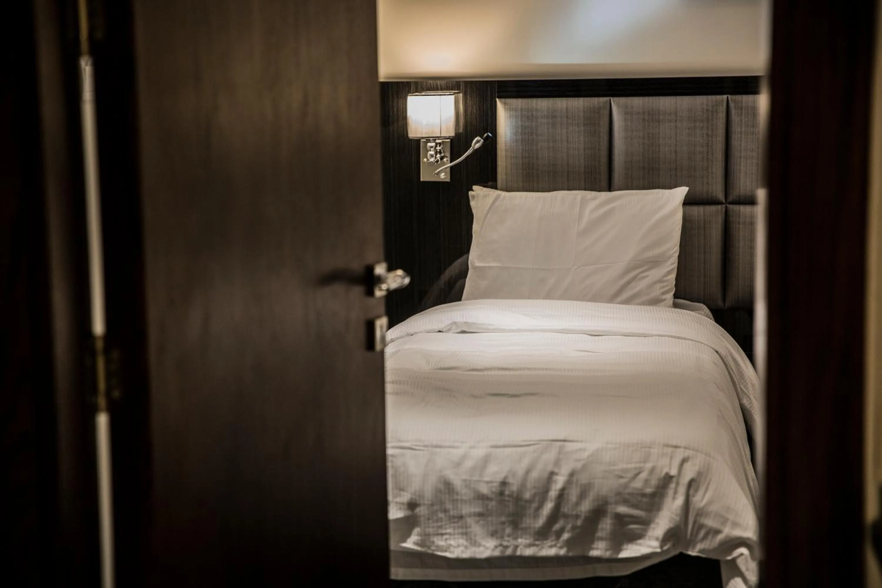 Bathroom, Bed in Naylover Hotel Suites