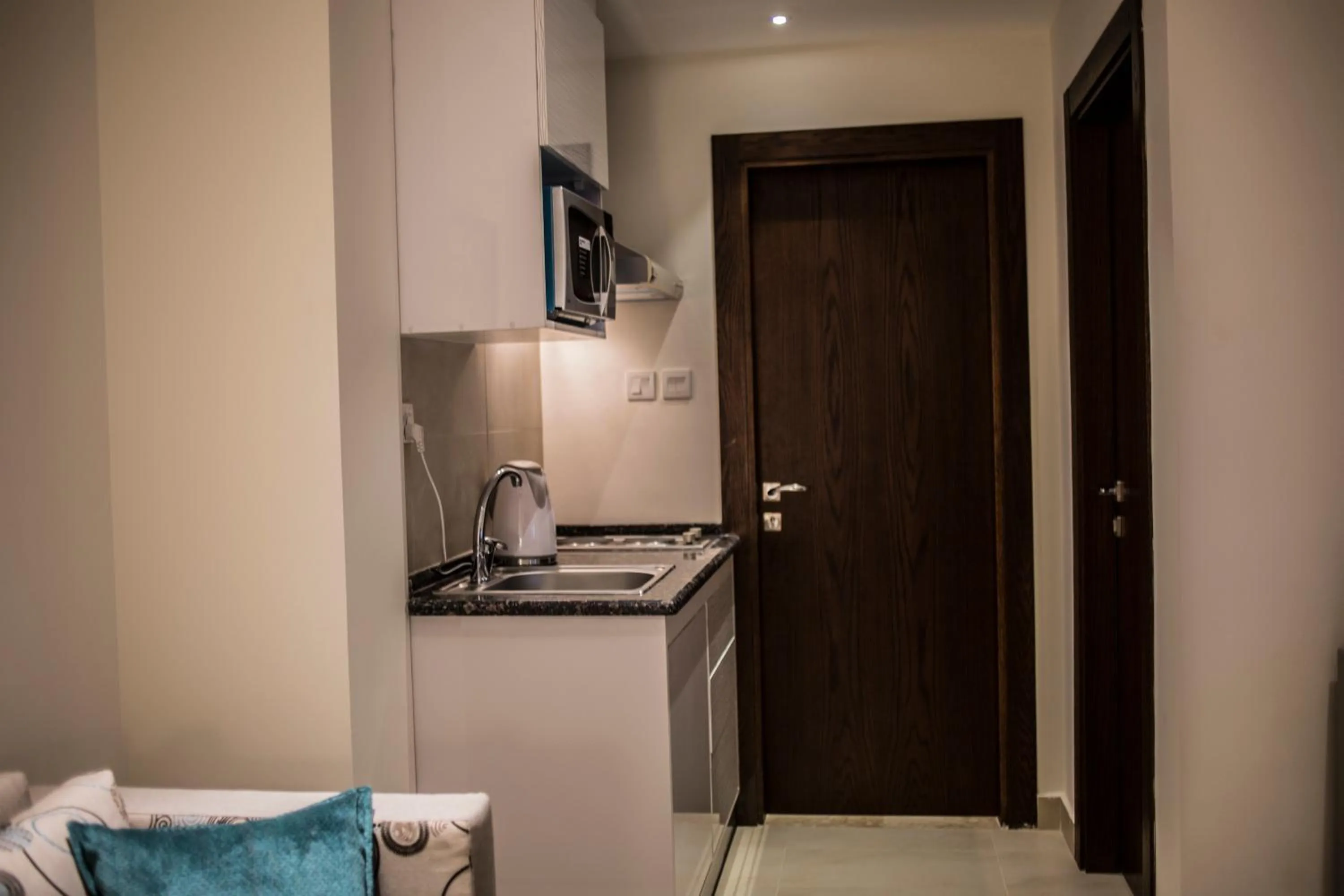 Coffee/tea facilities in Naylover Hotel Suites