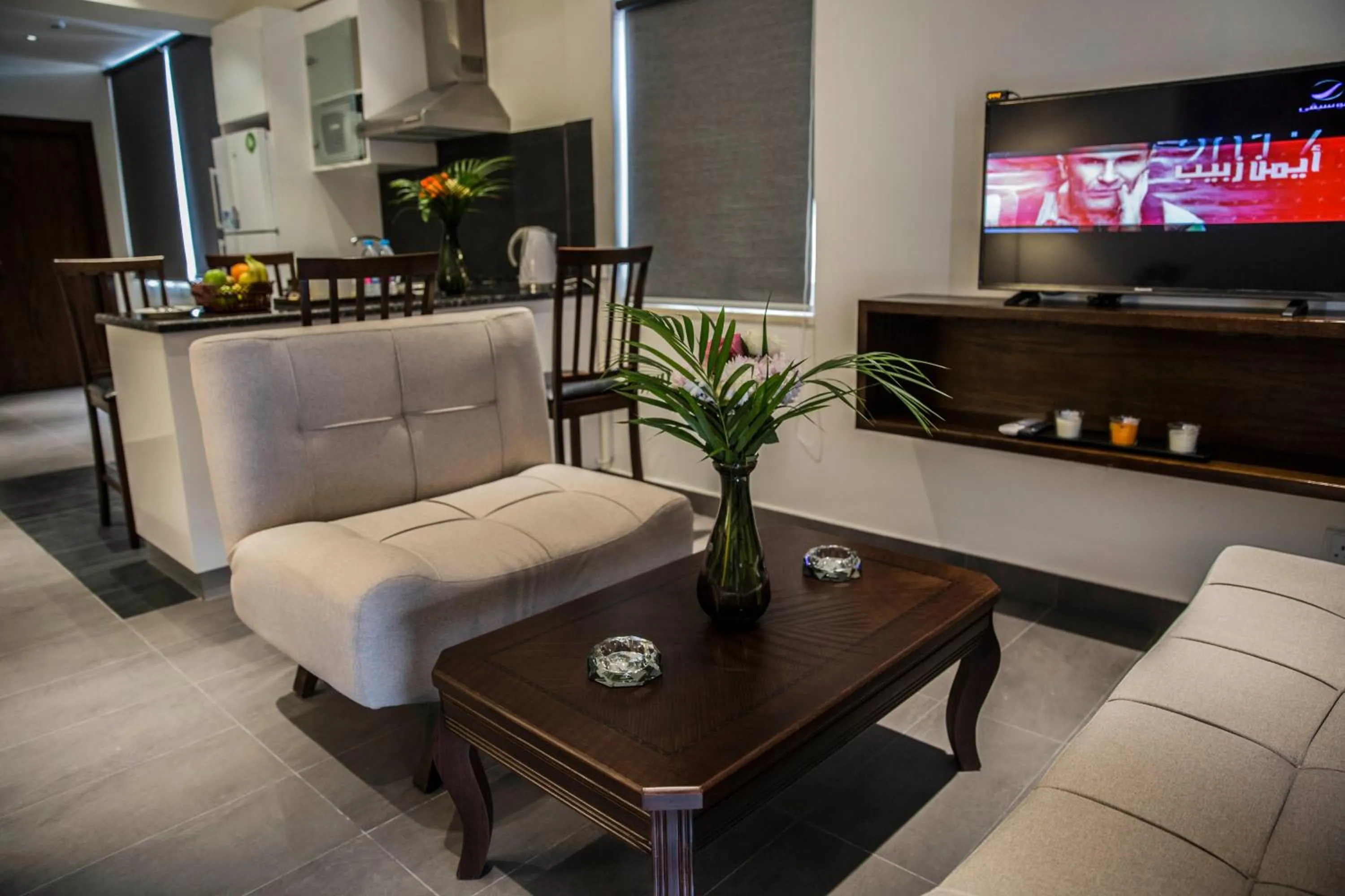 TV and multimedia in Naylover Hotel Suites