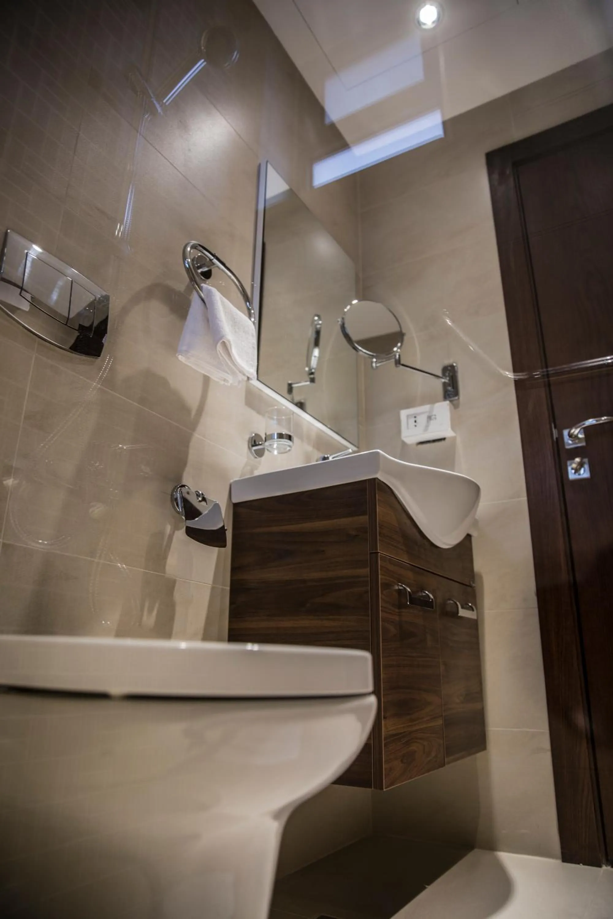 Bathroom in Naylover Hotel Suites