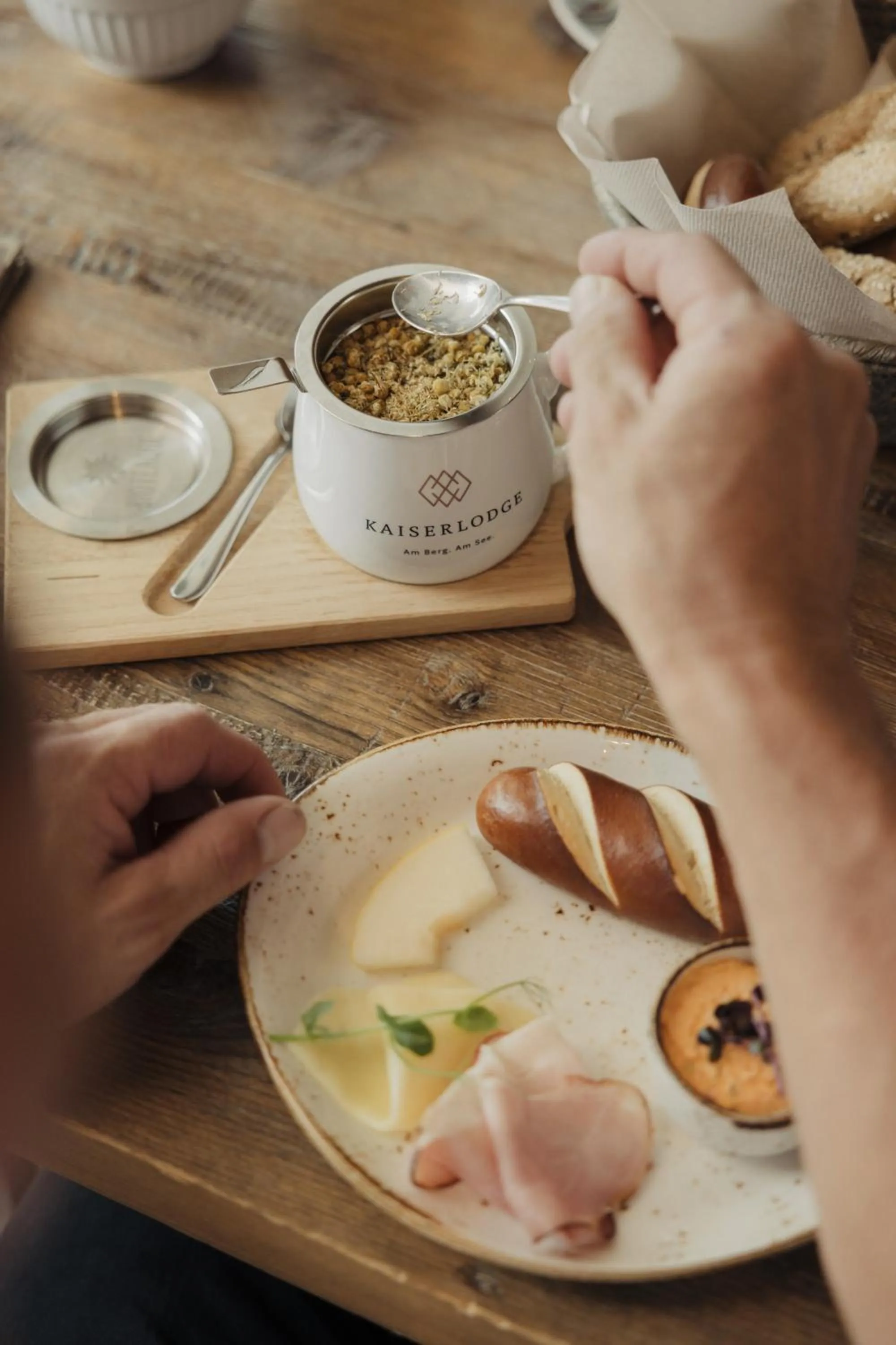 Restaurant/places to eat in Kaiserlodge