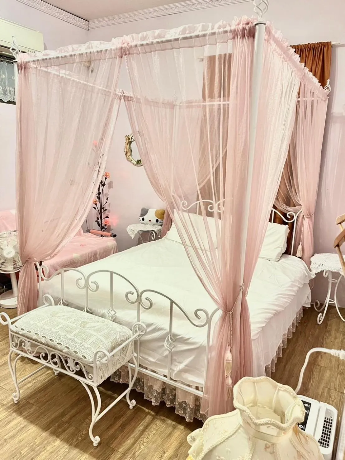 Bed in Love in Pearl B&B