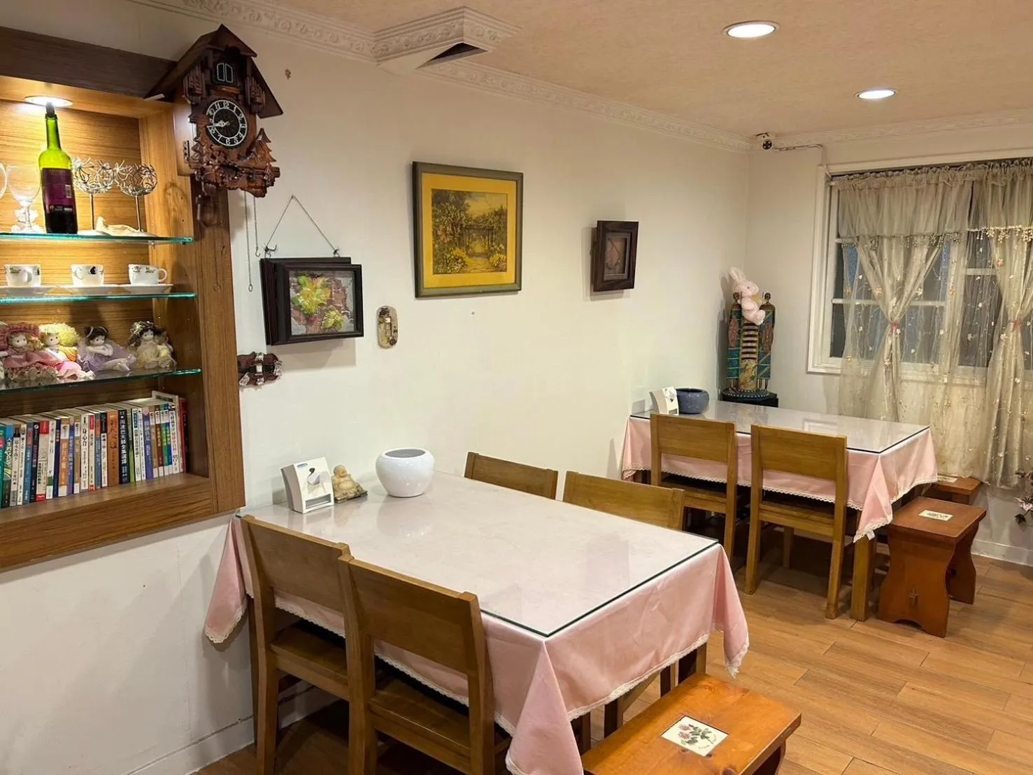 Restaurant/places to eat in Love in Pearl B&B