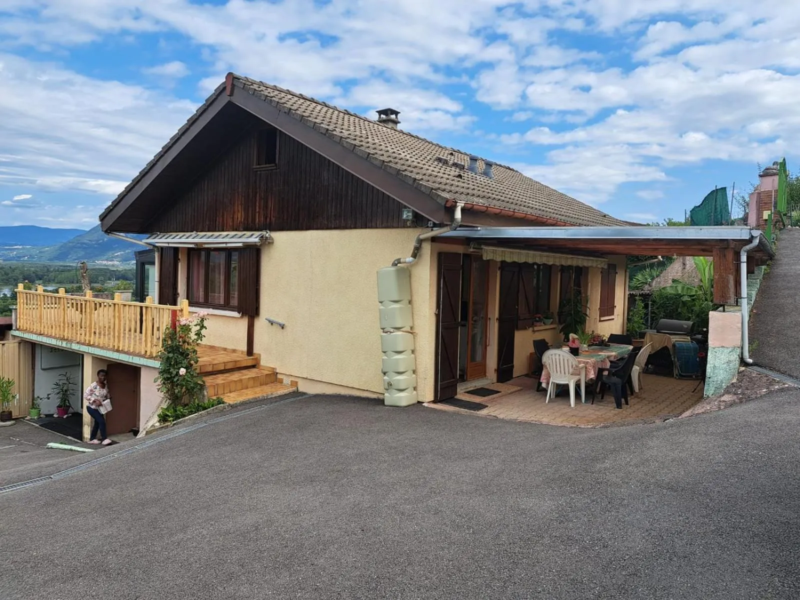 Internal: Not applicable to any particular room in Le Belvue